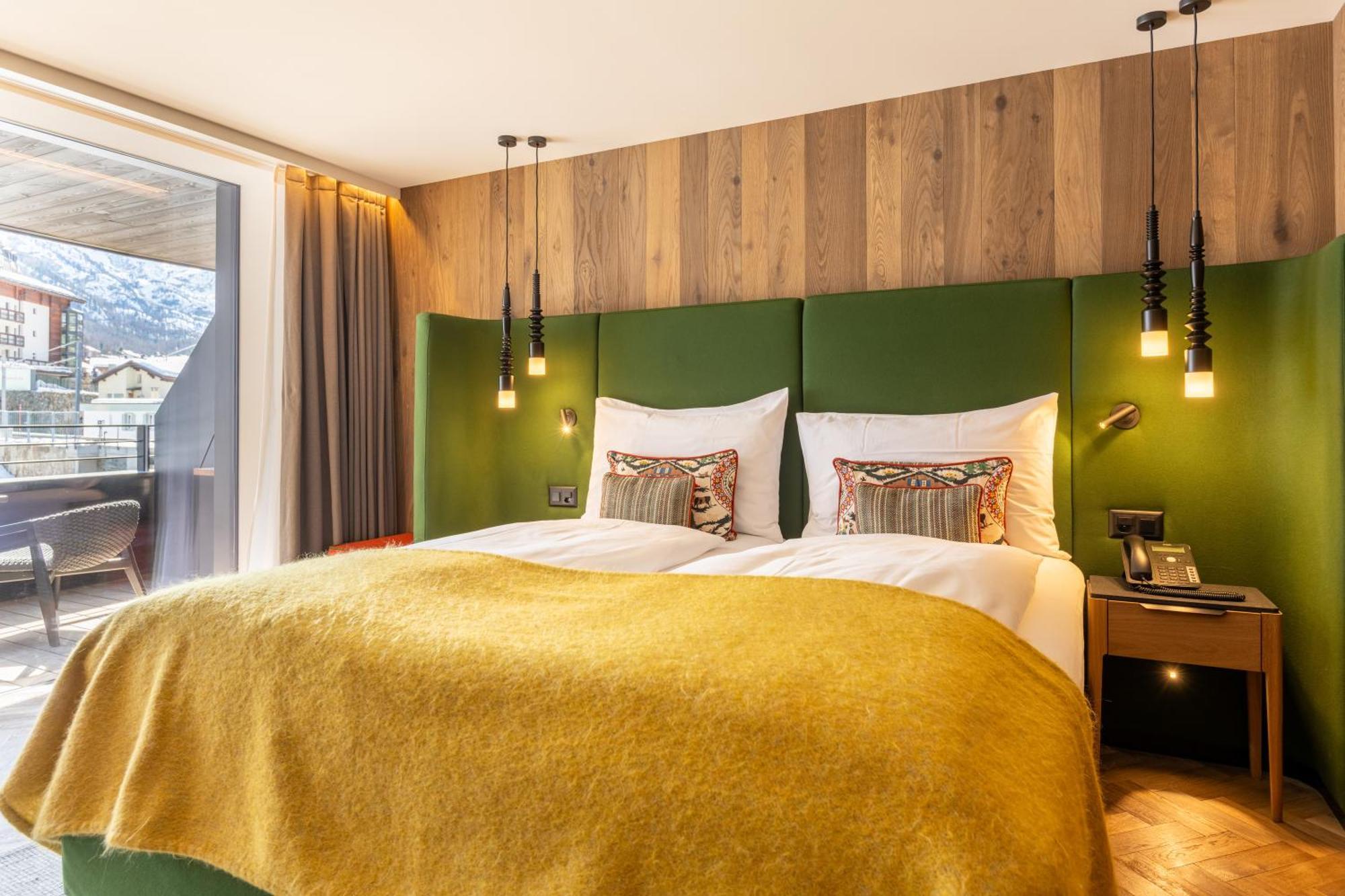 Twin Room Balcony Matterhorn View