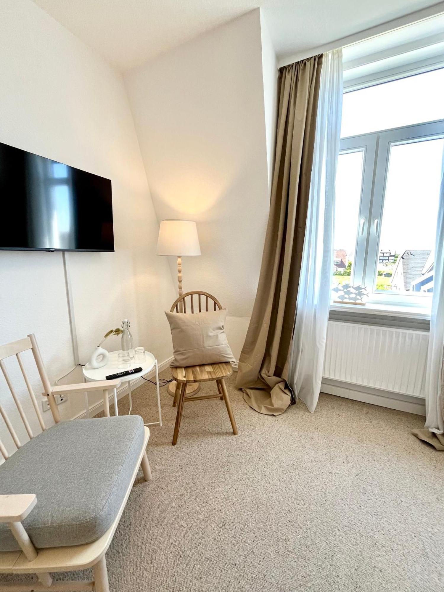 Single Room Balcony