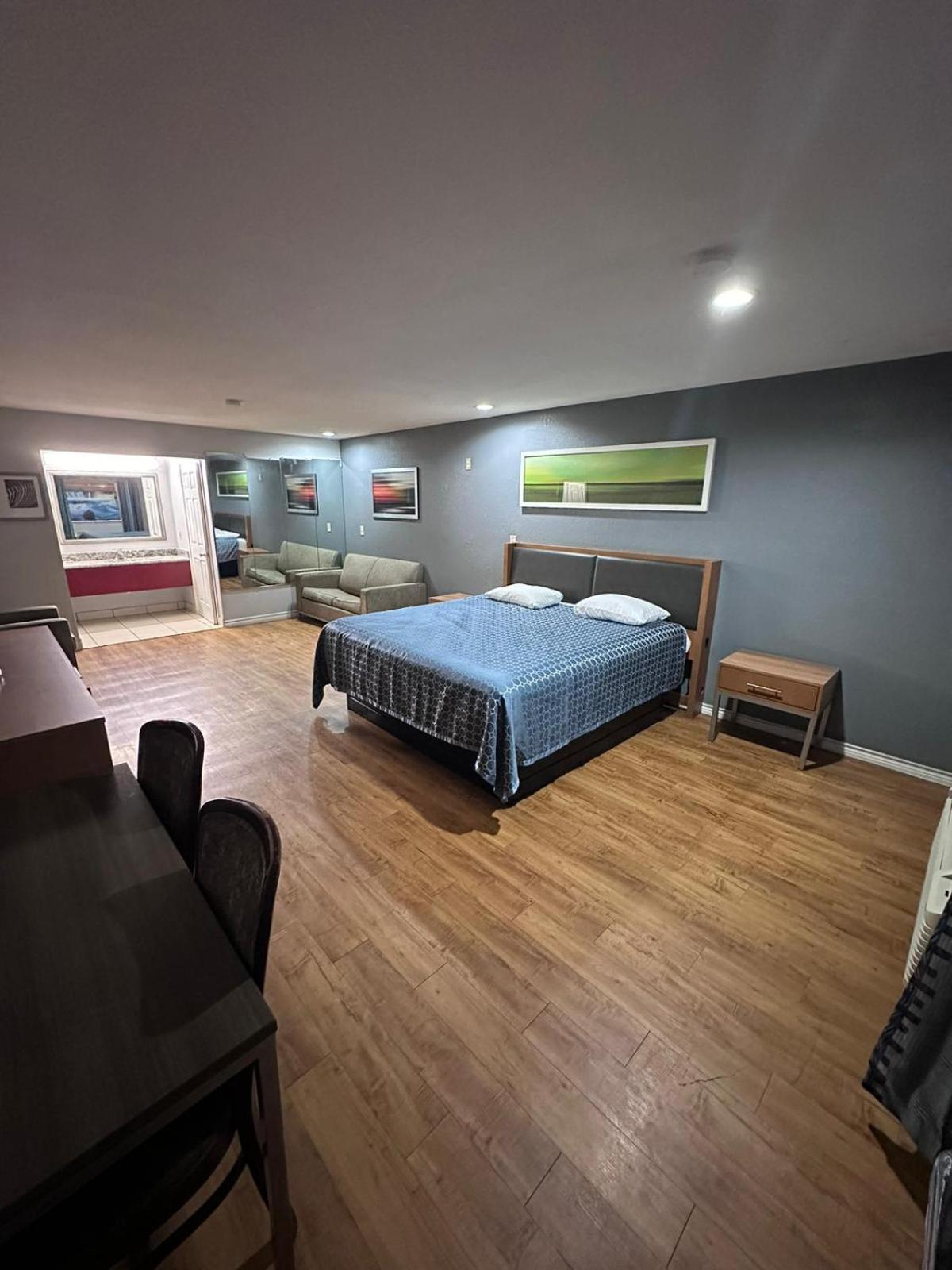 King Room