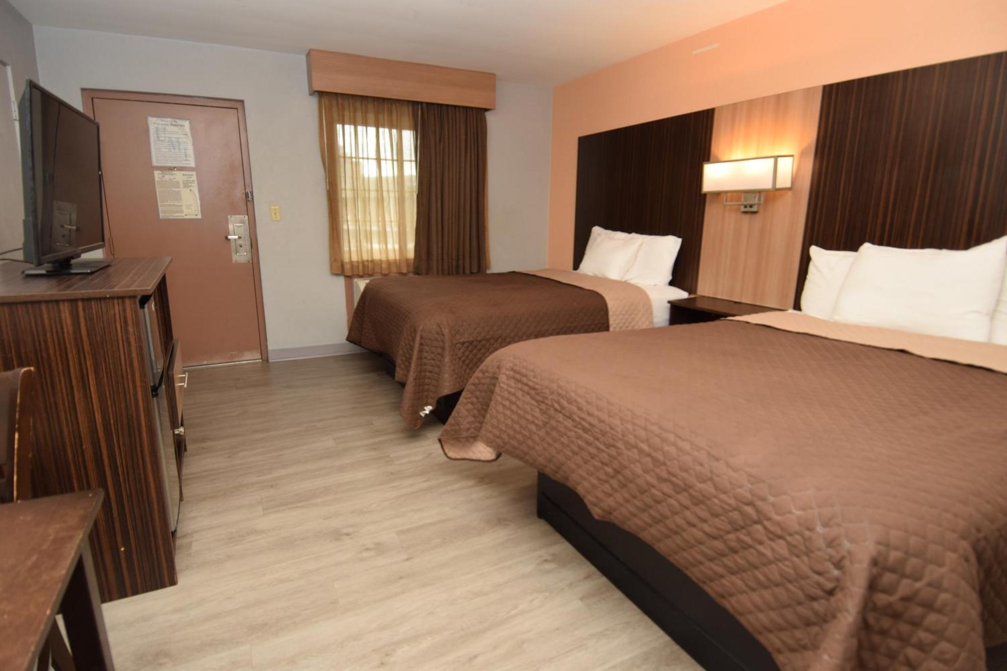 Queen Room Two Queen Beds Non-Smoking