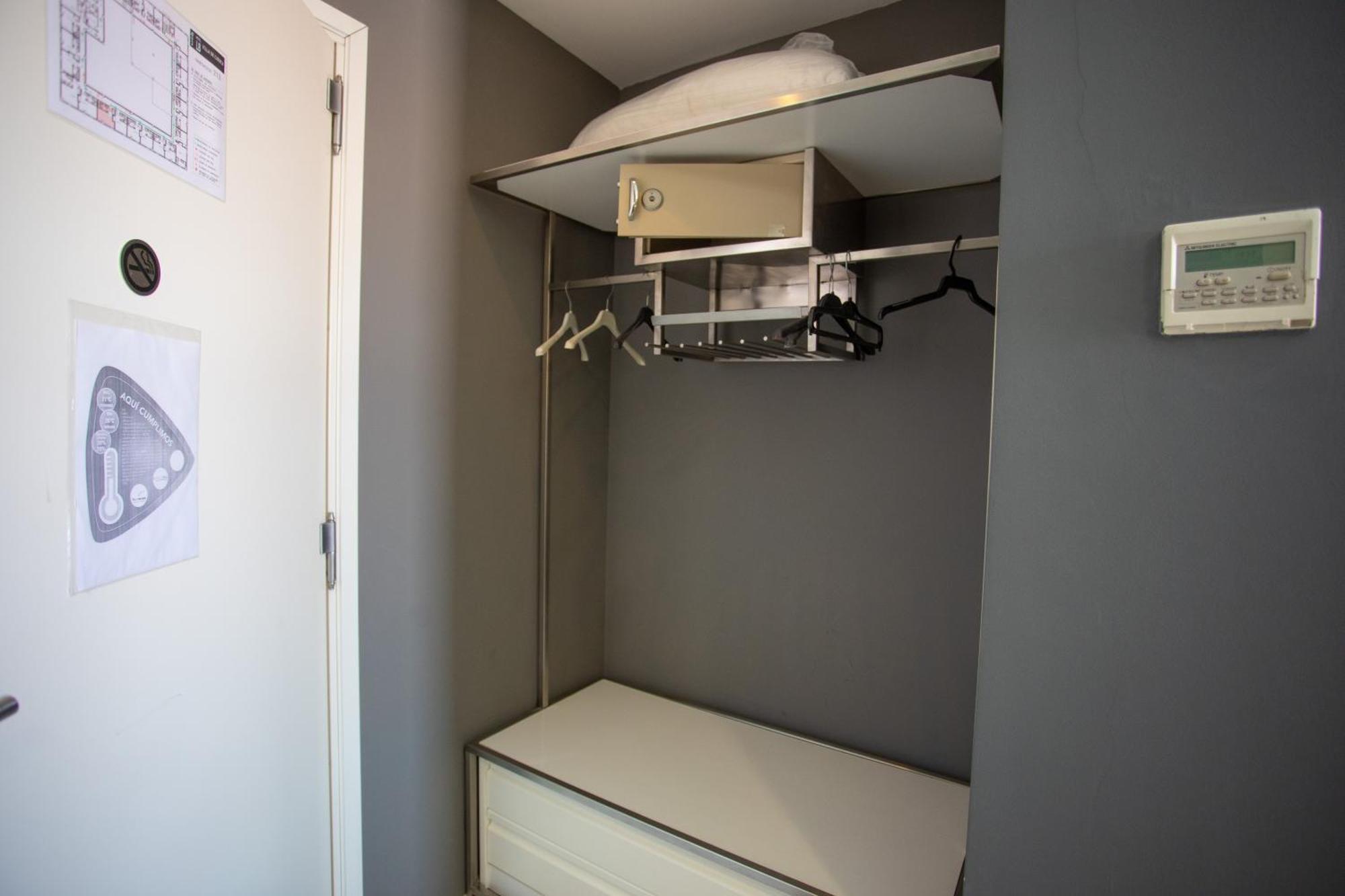 Twin Room,1586837342:JPEG