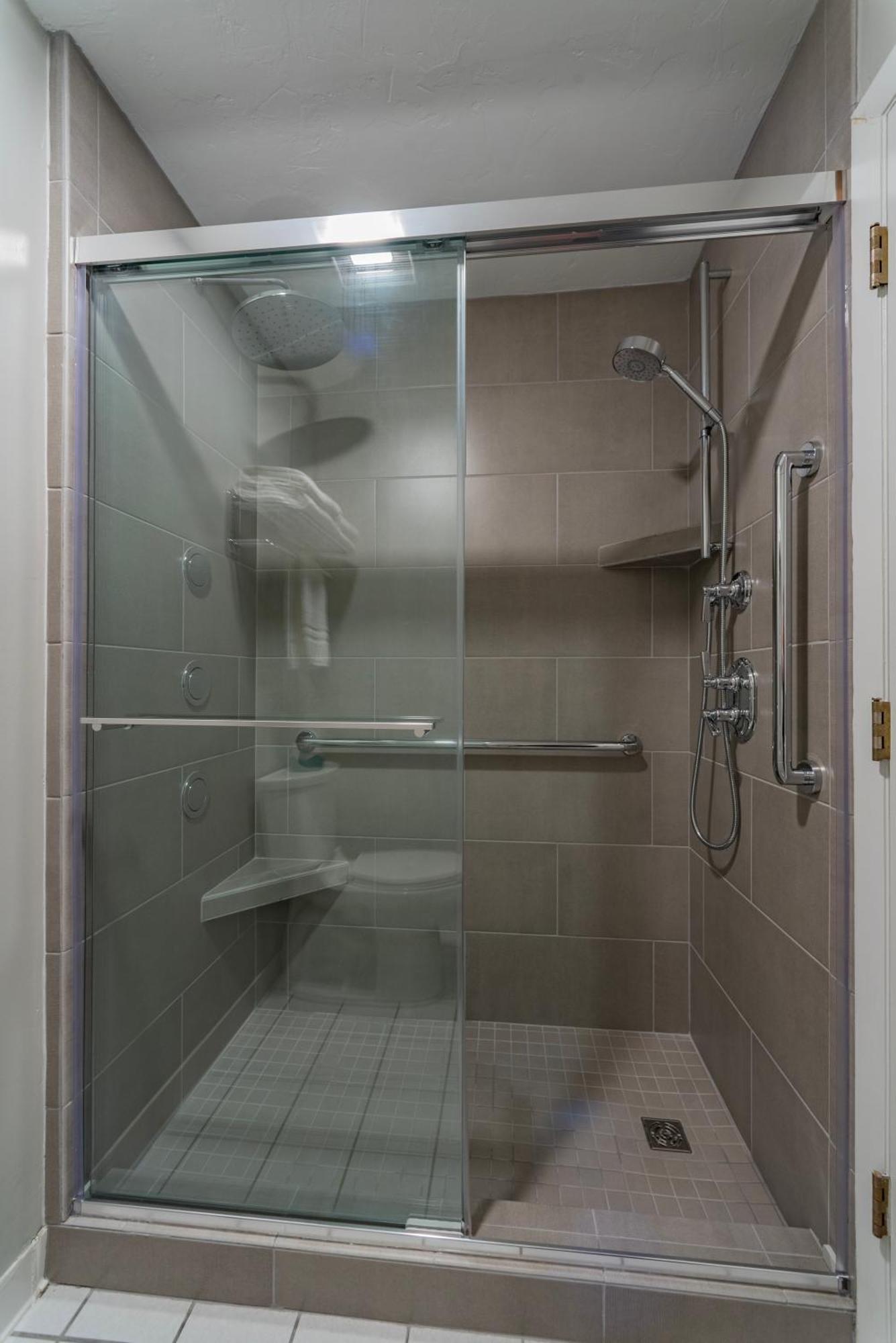 King Room Spa Bath