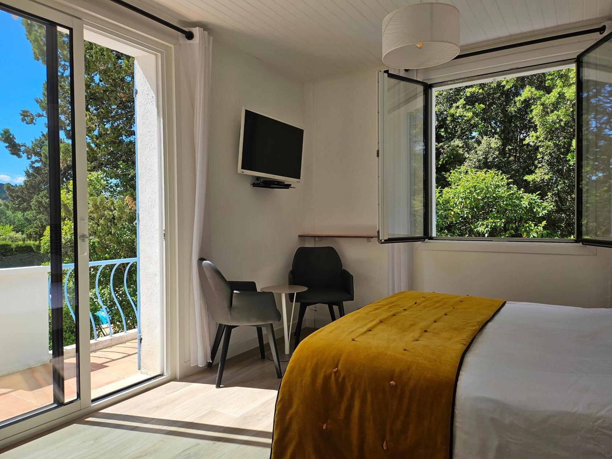 Double Room Pool View,1586875904:JPEG