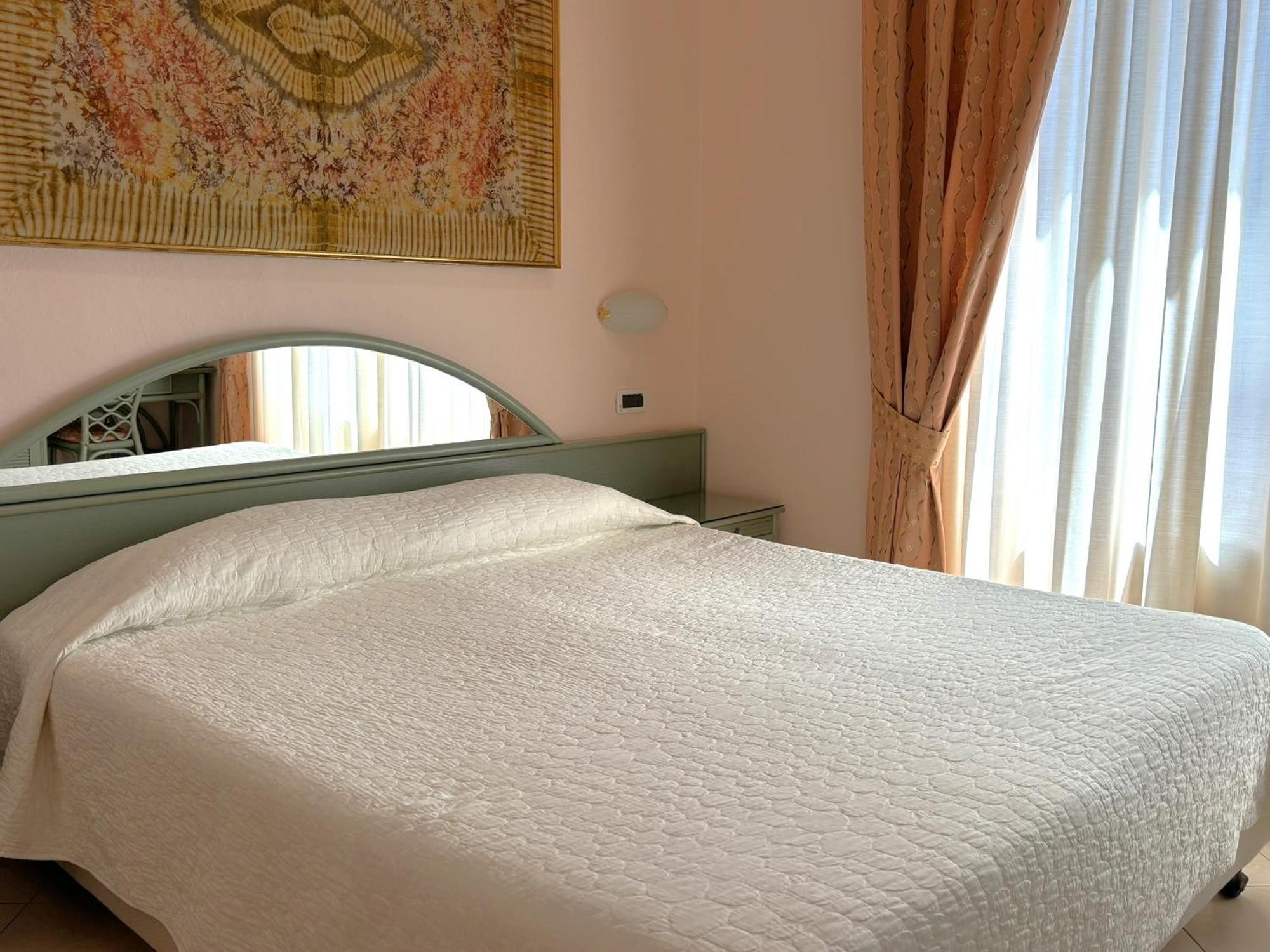 Double Room,1587496562:JPEG