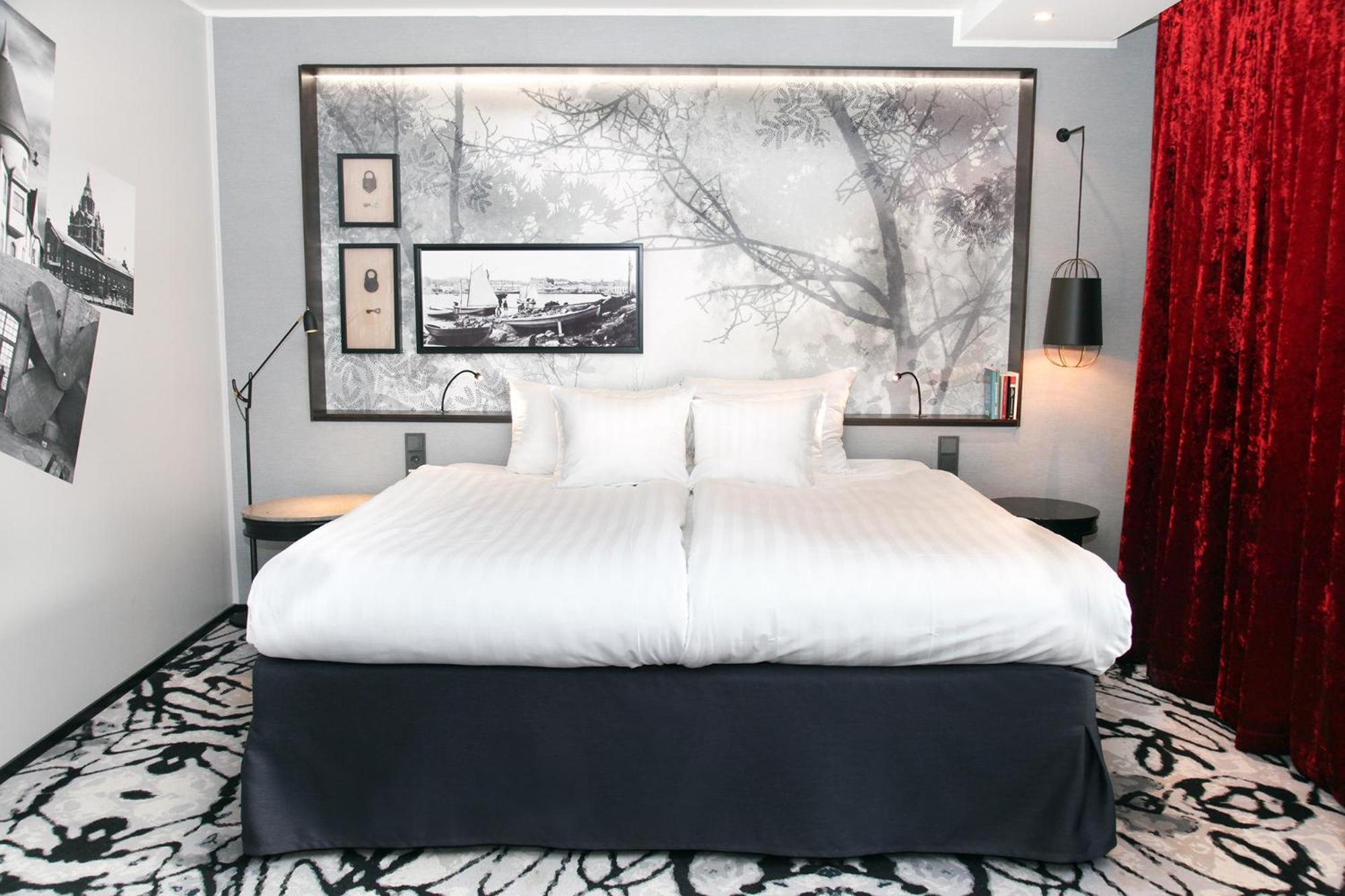Family Room,1587496977:JPEG