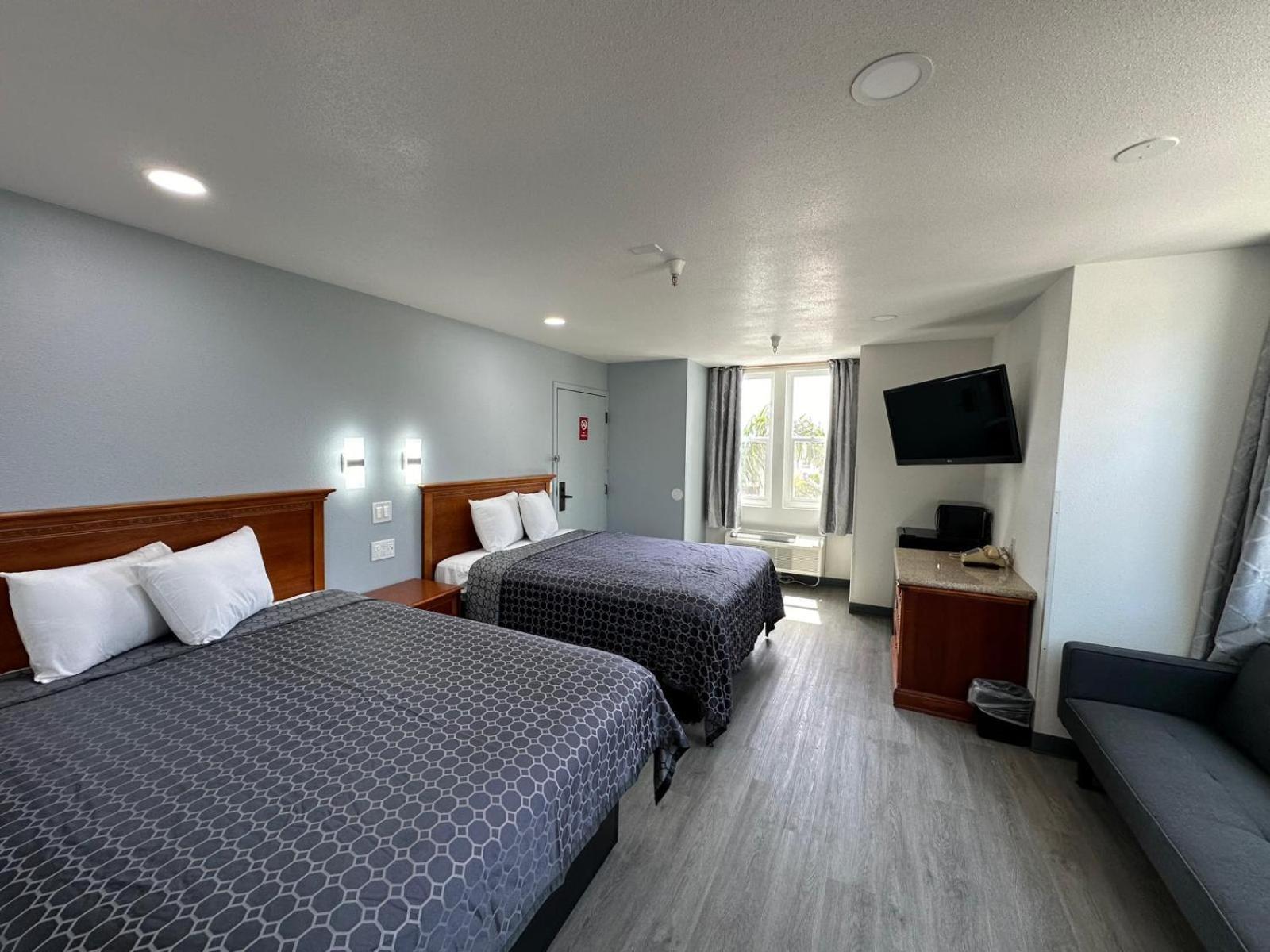 Two Queen Beds Non Smoking