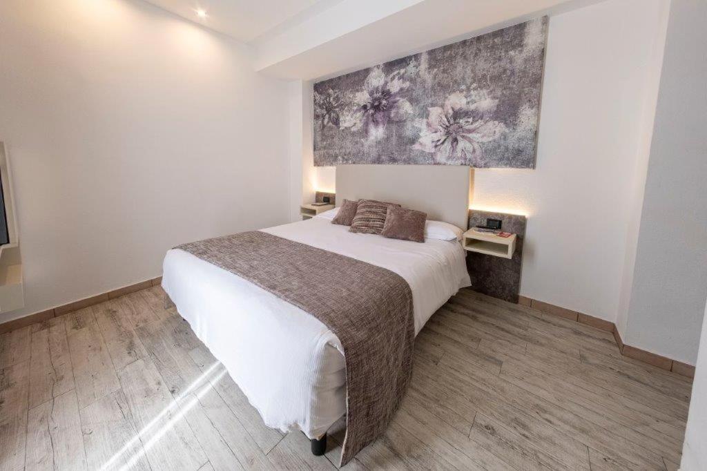 Double Room,1587497843:JPEG