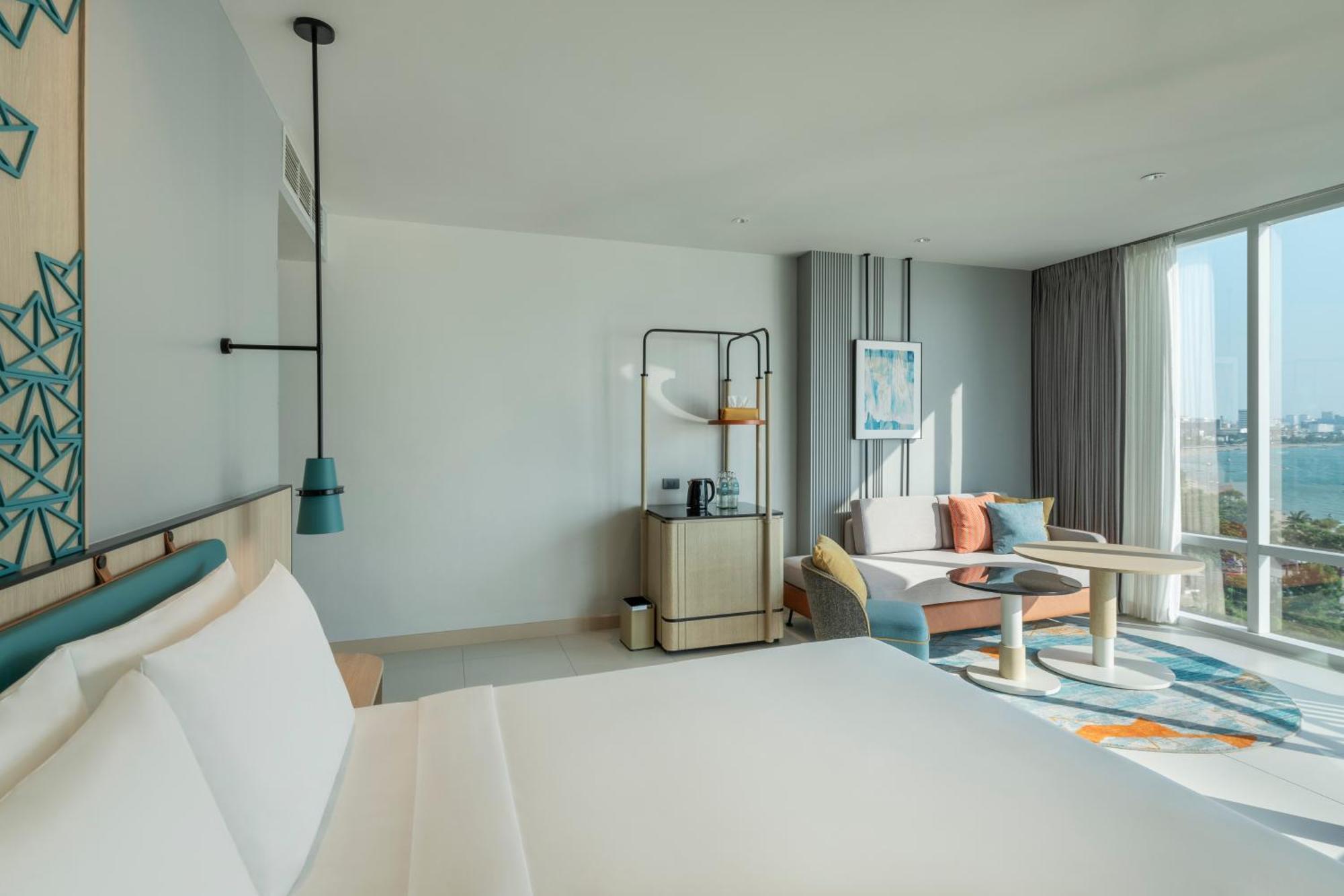 Premium King Room Pattaya Beach view Bay Tower,1587501589:JPEG