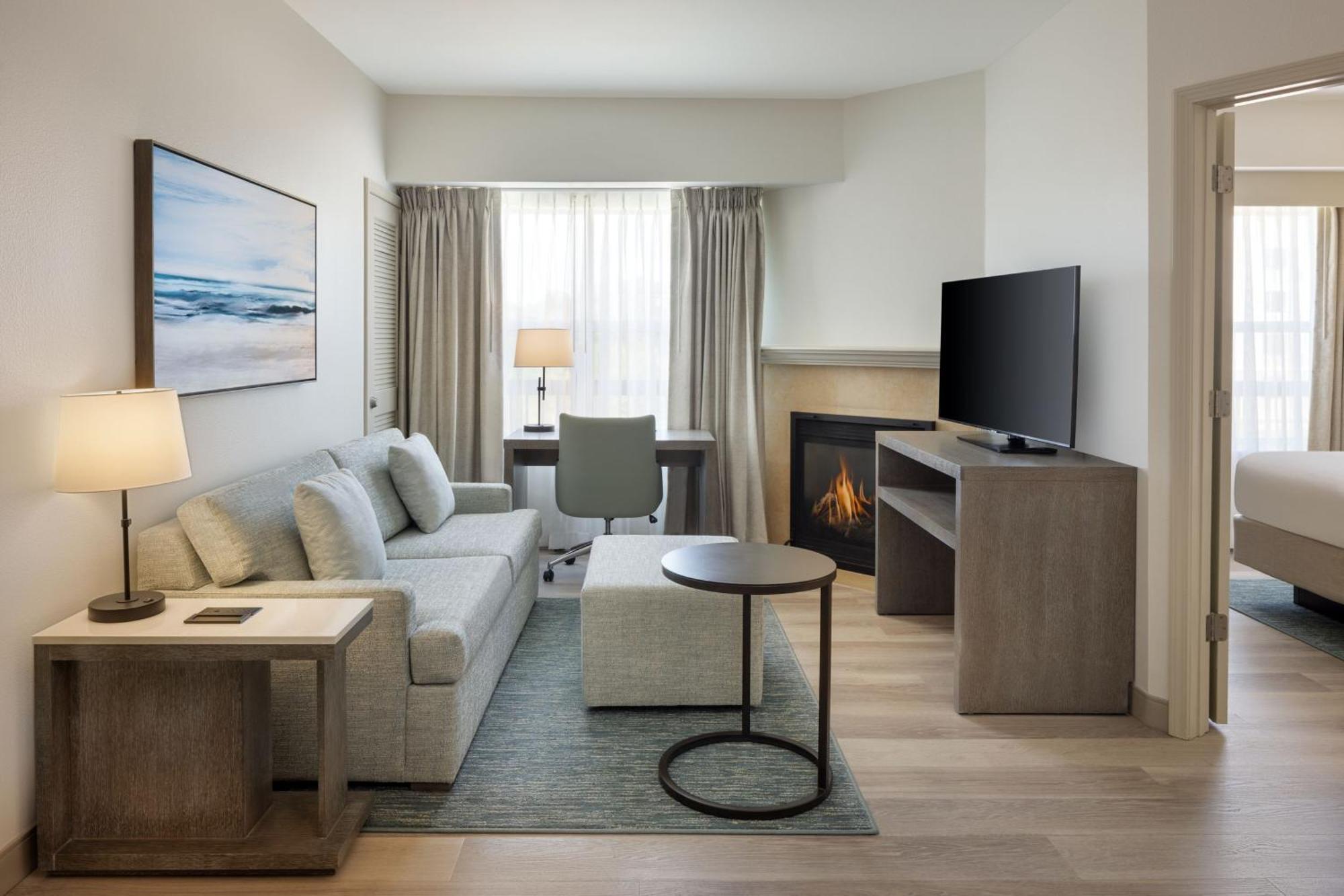 Two-Bedroom Suite,1587503706:JPEG