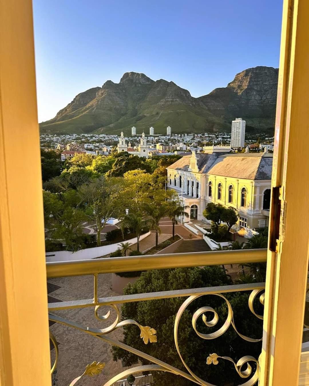 Double or Twin Room mountain view