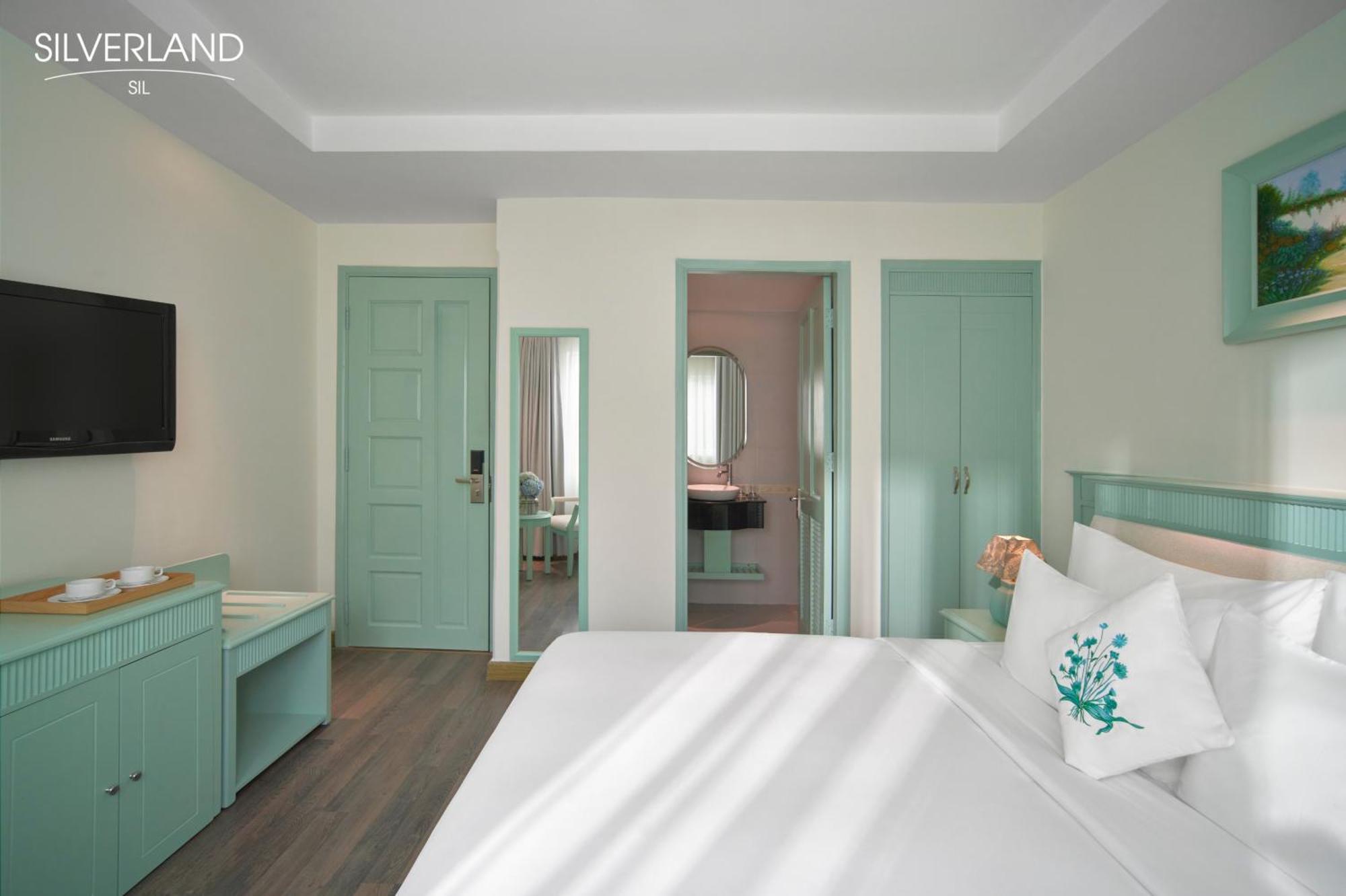 Executive Room,1587507384:JPEG