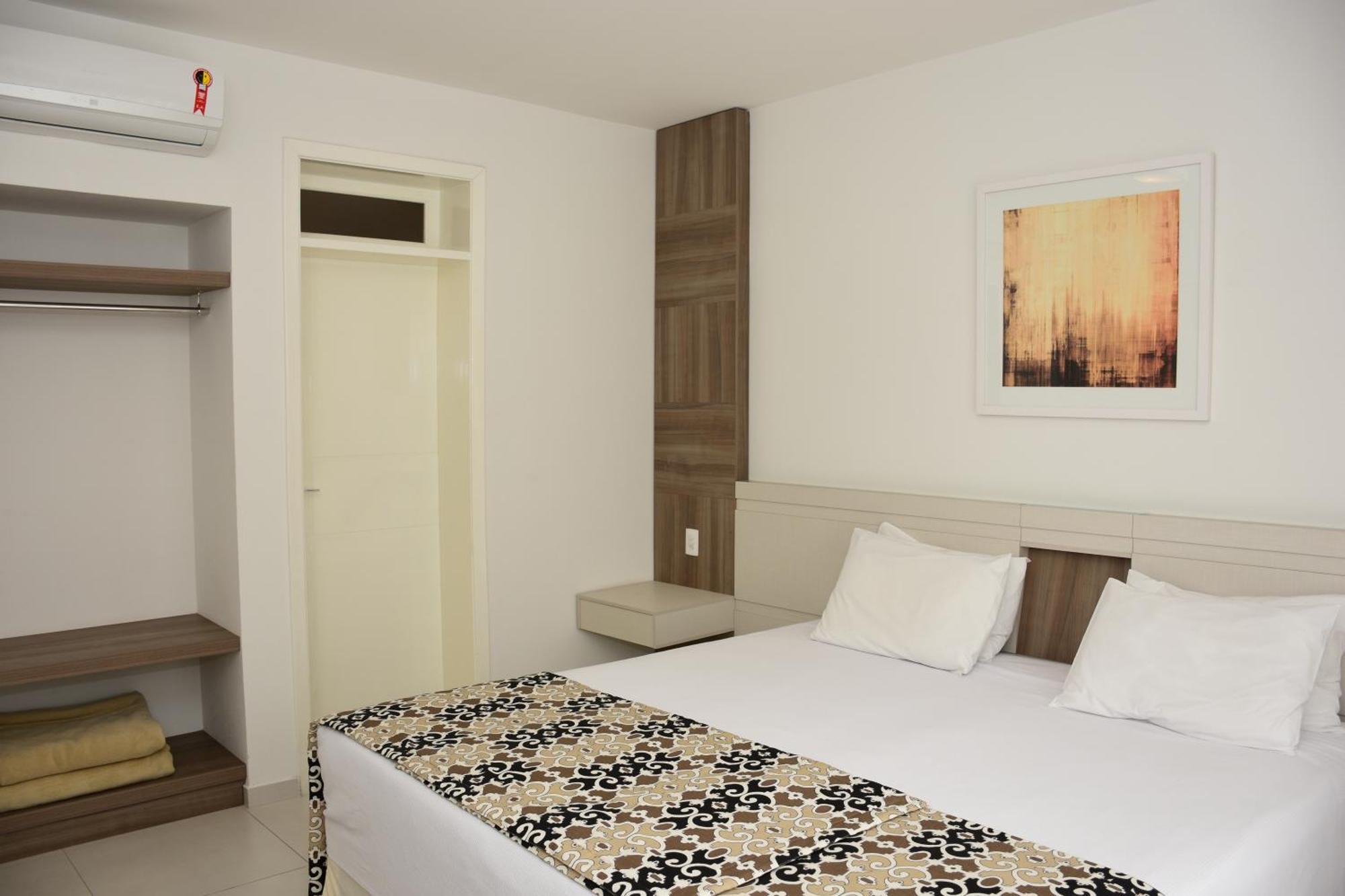 Quarto com Cama de Casal ou 2 de Solteiro