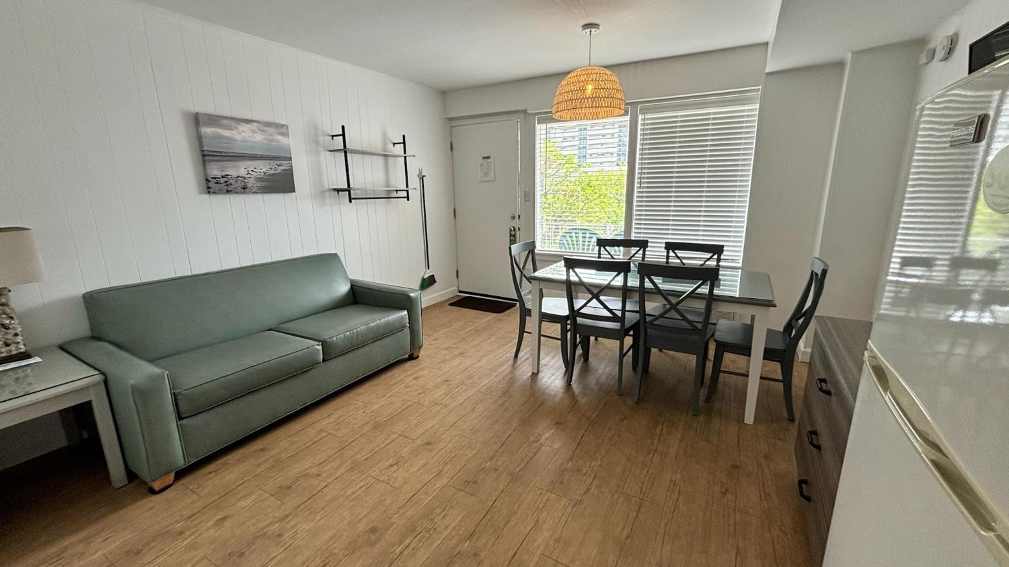 Deluxe One-Bedroom Suite