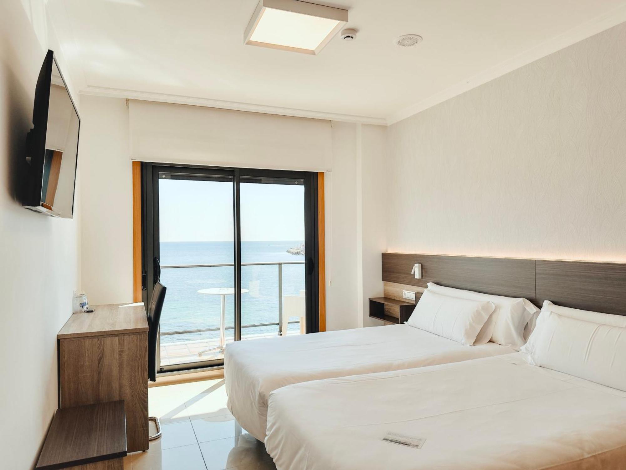 Twin Room with Sea View,1587525295:JPEG