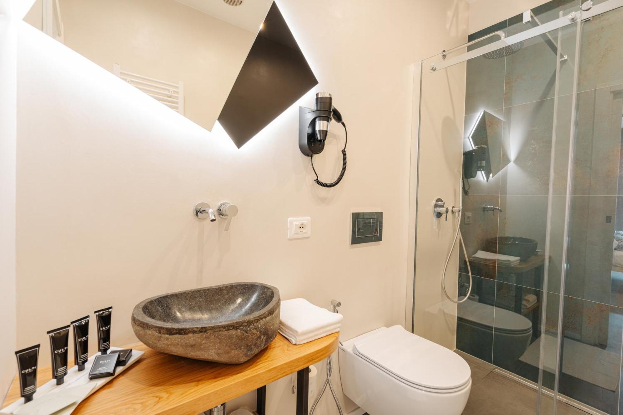 Double Room,1742988167:JPEG