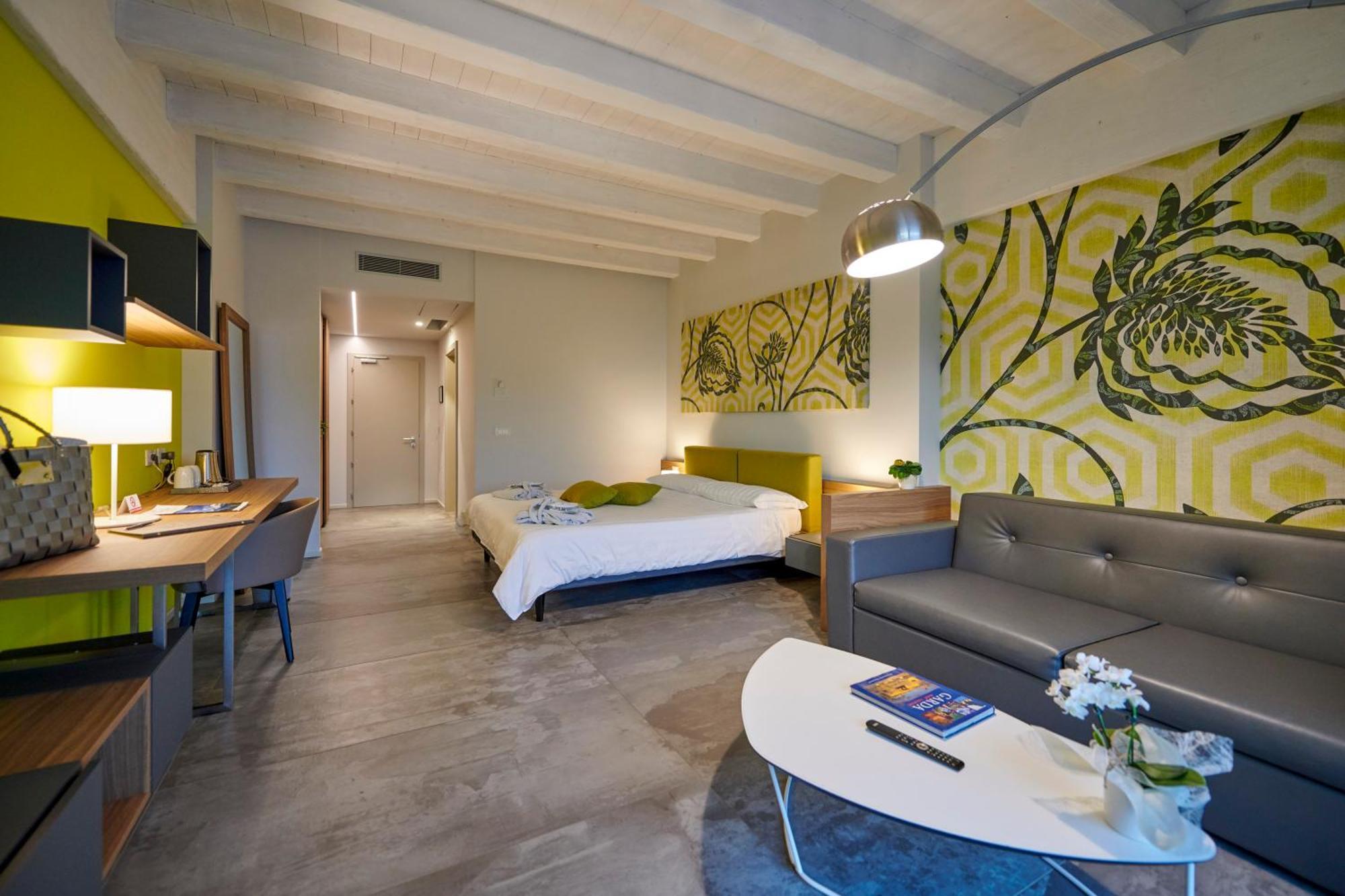 Superior Double or Twin Room Terrace,1587539514:JPEG