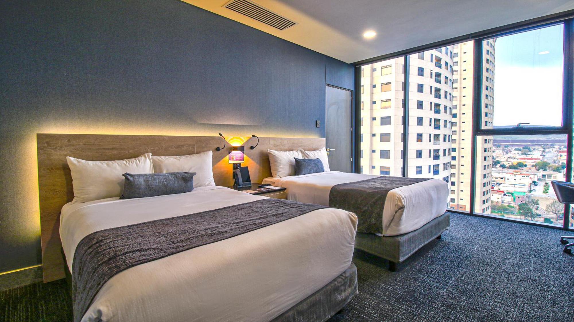 Master Suite,811081770:JPEG