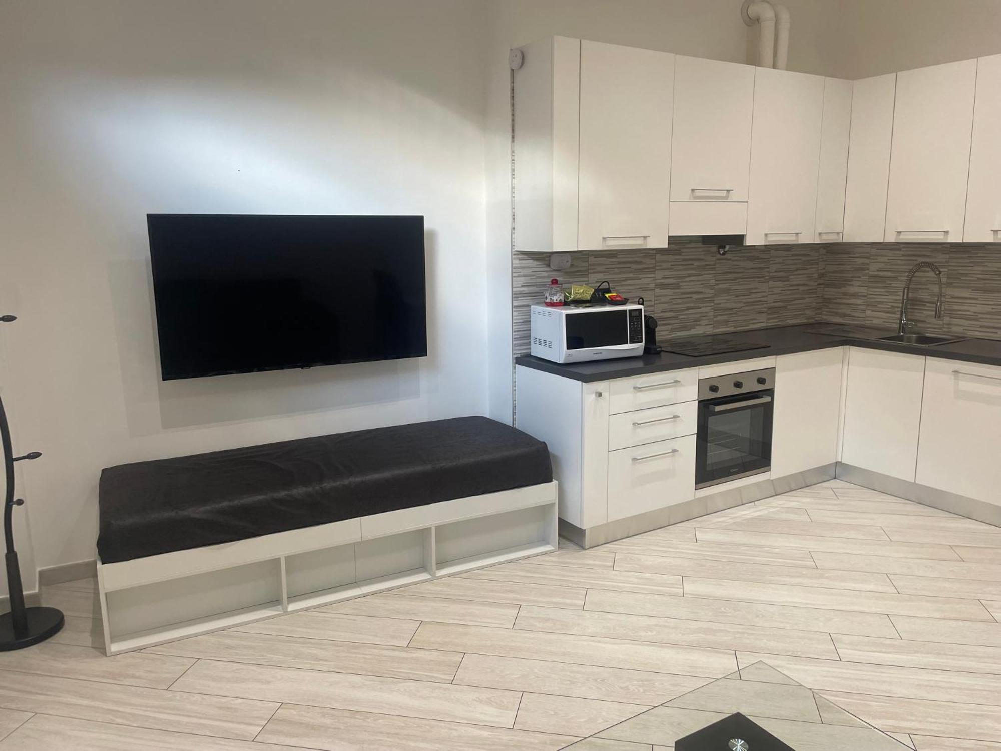 One-Bedroom House,1287975247:JPEG