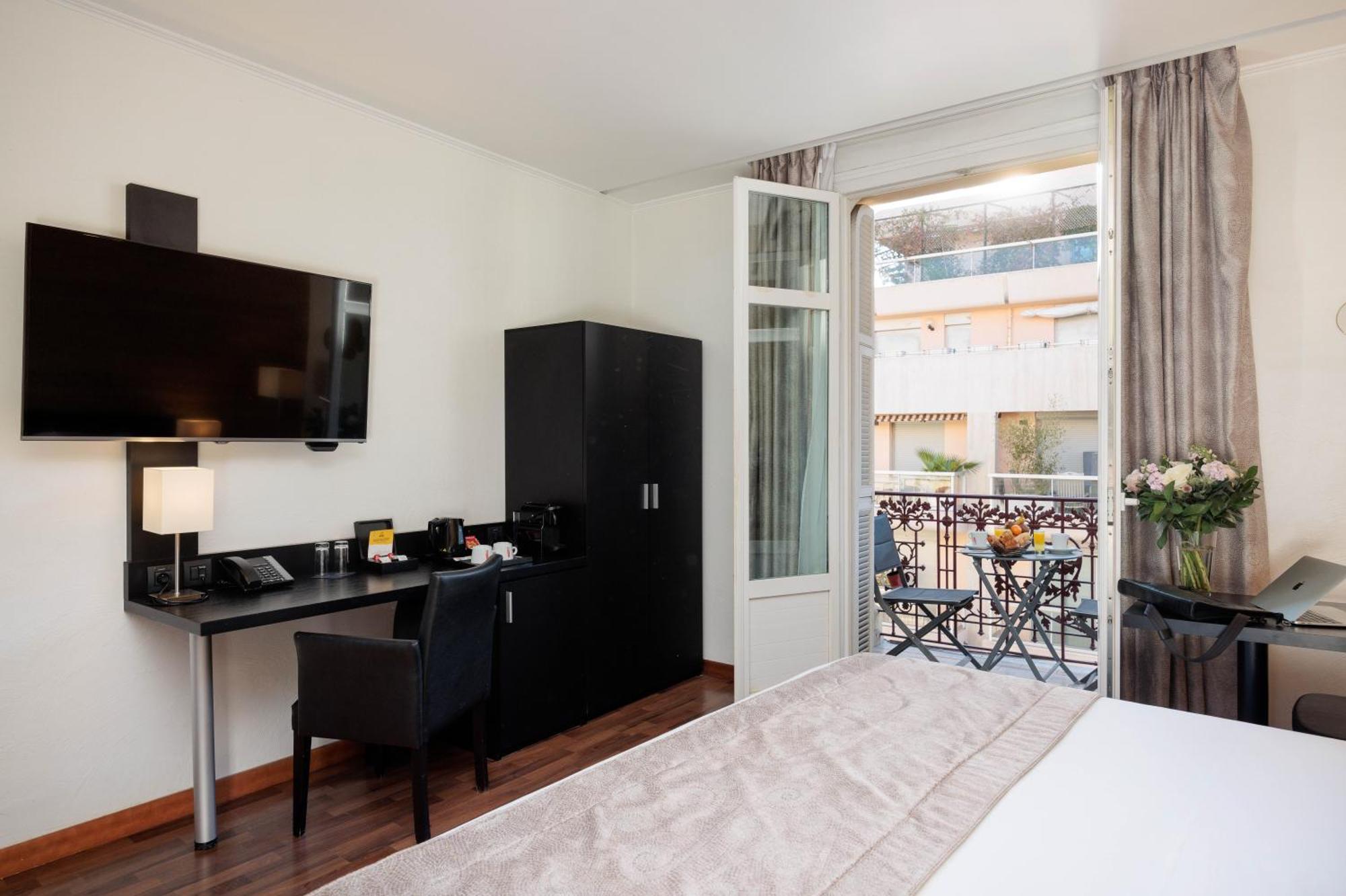 Deluxe King Room Balcony