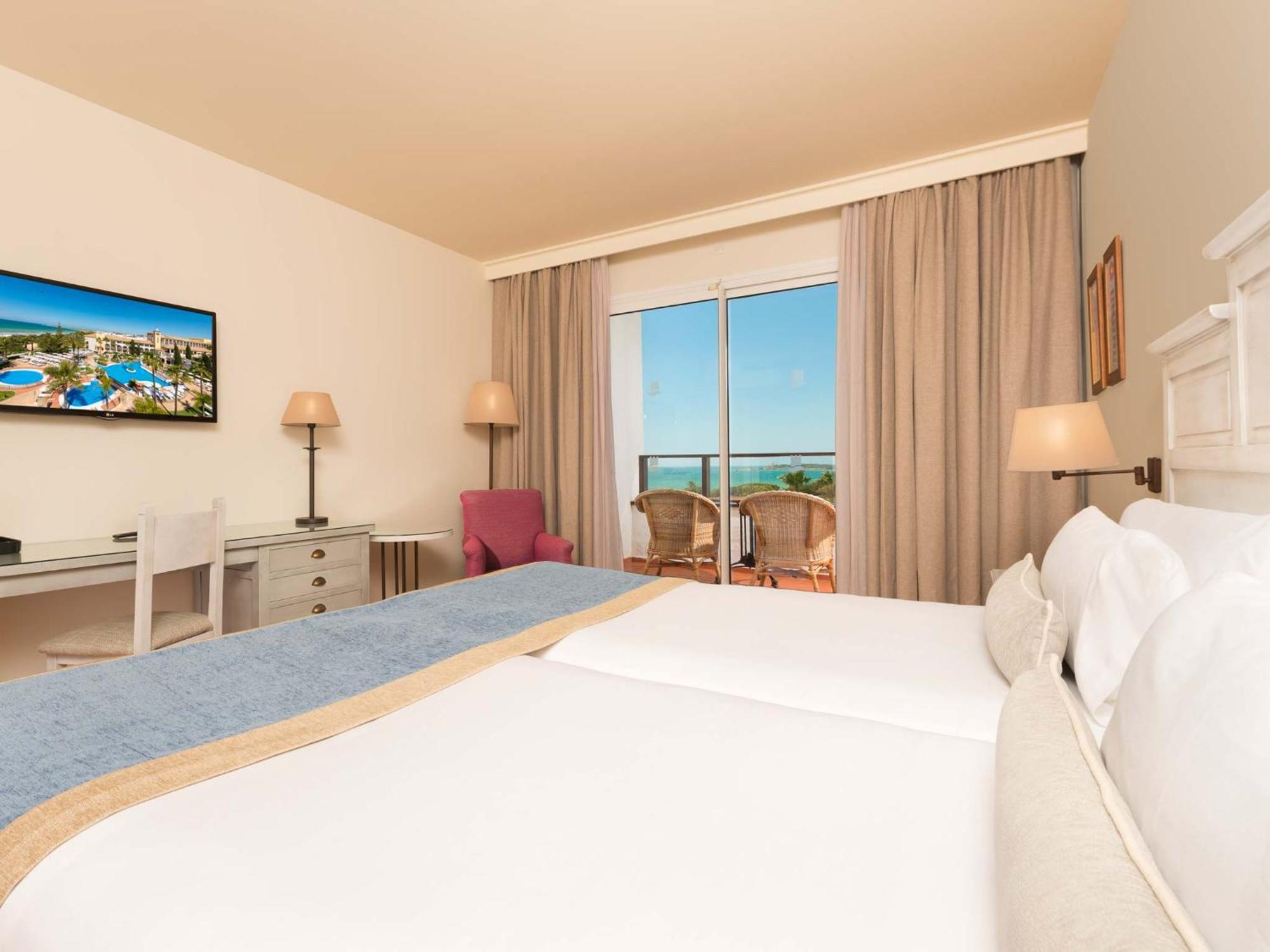 Twin Room Lateral Sea View