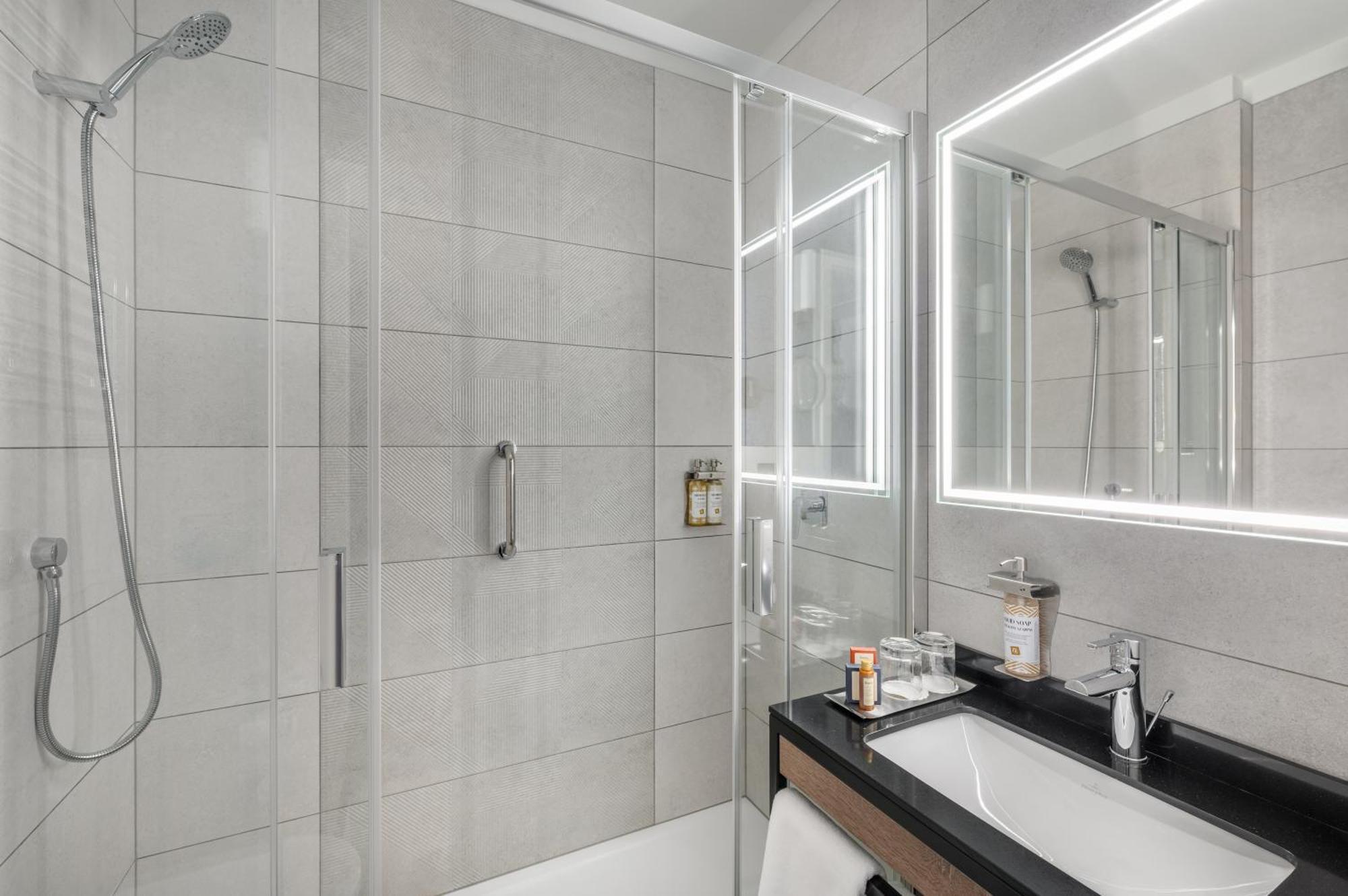 Premium Plus Double room Balcony Danube view newly refurbished