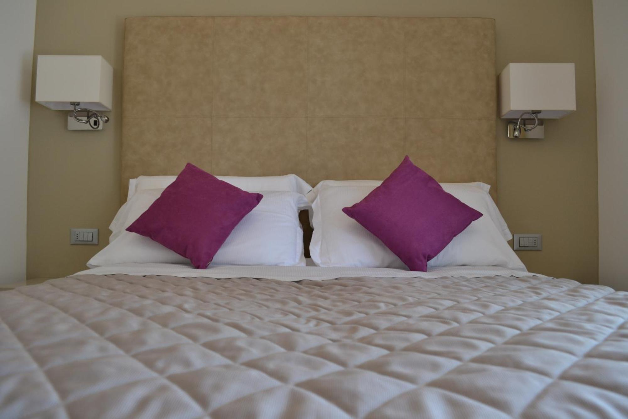 Deluxe Single Room Partial Sea View