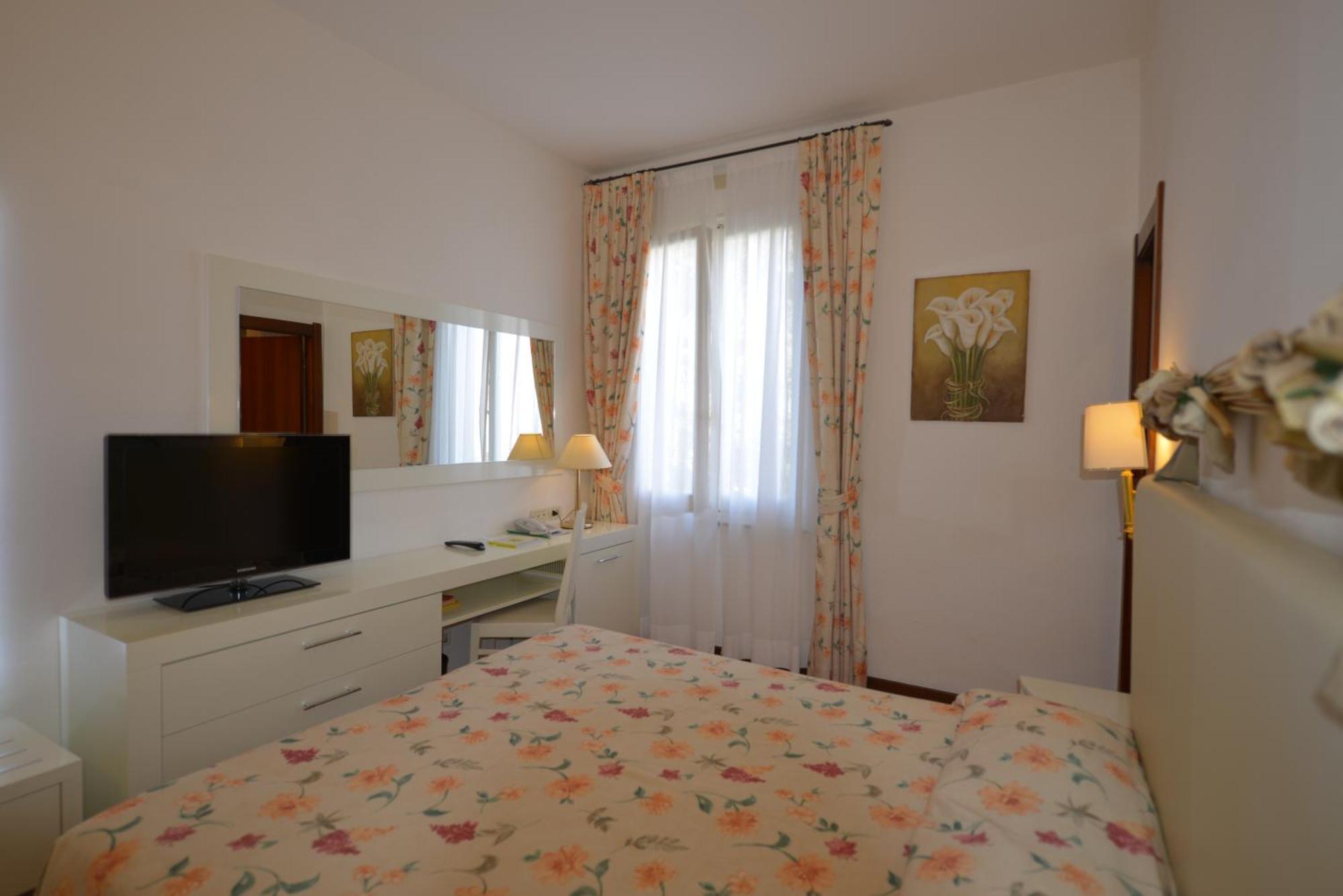 Small Double or Twin Room