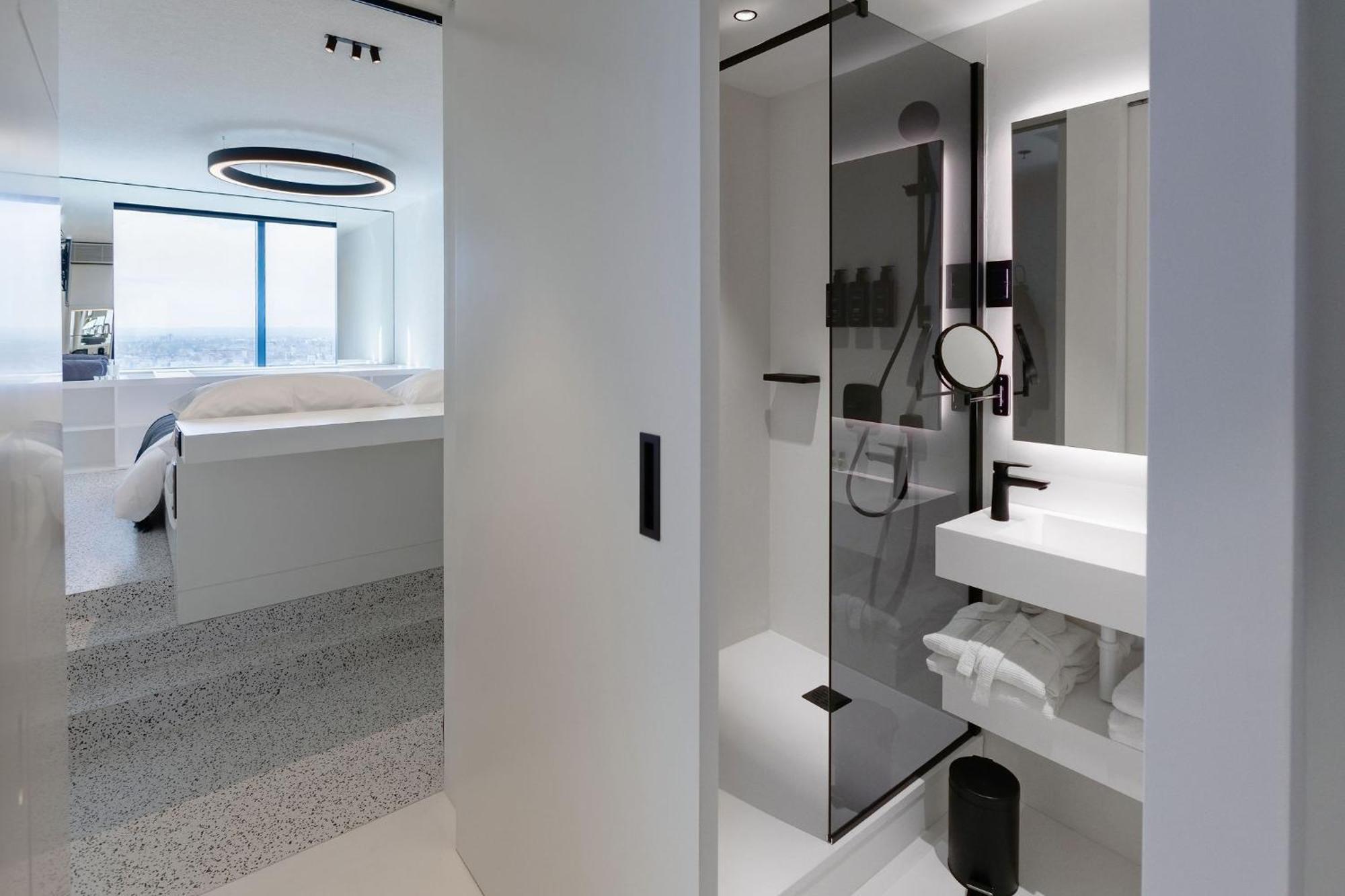 Zonar Spacebath Room