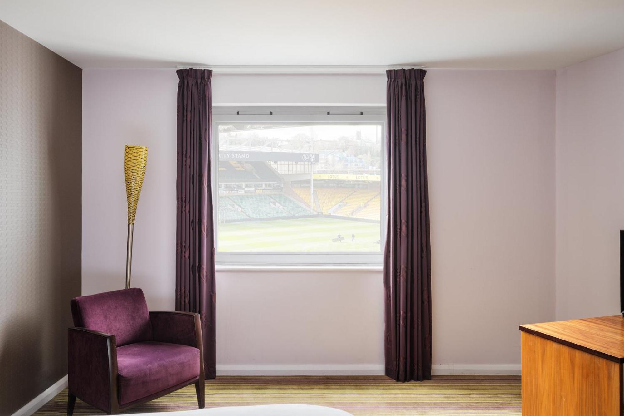 Standard King Room Pitch View