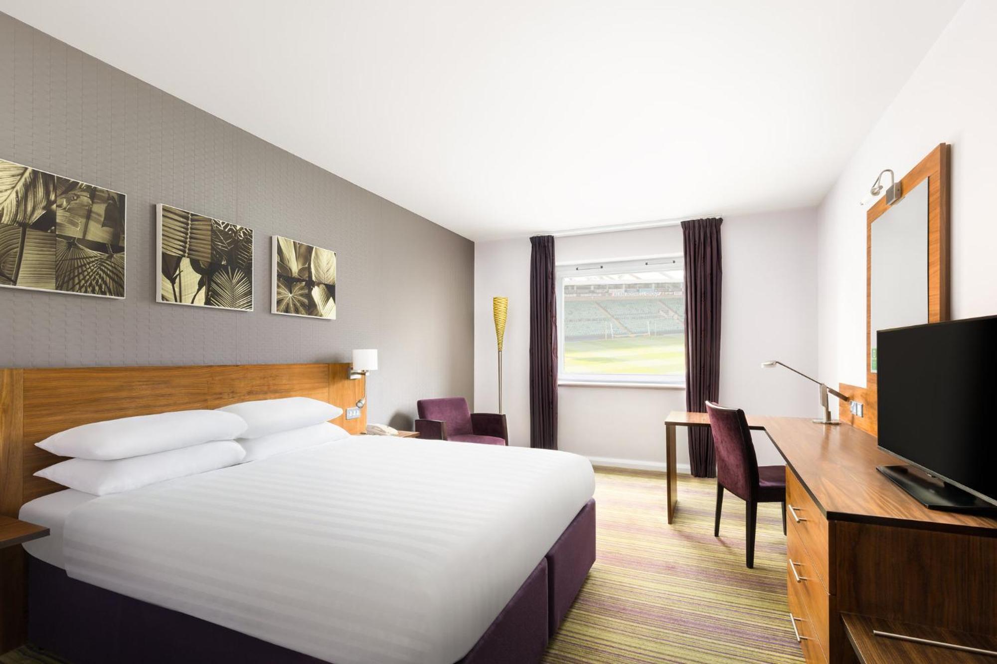 Standard King Room Pitch View