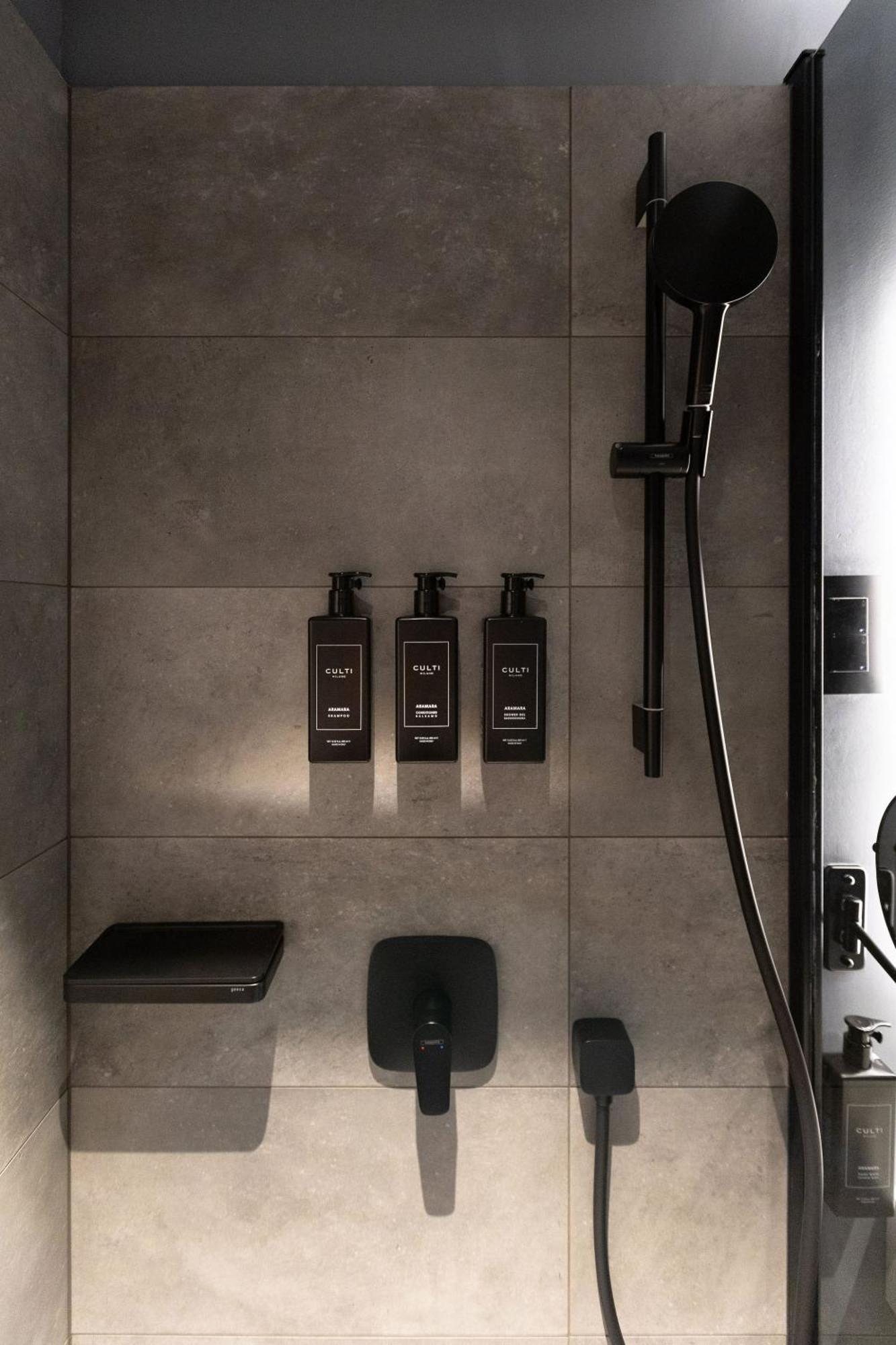 Monochrome Room