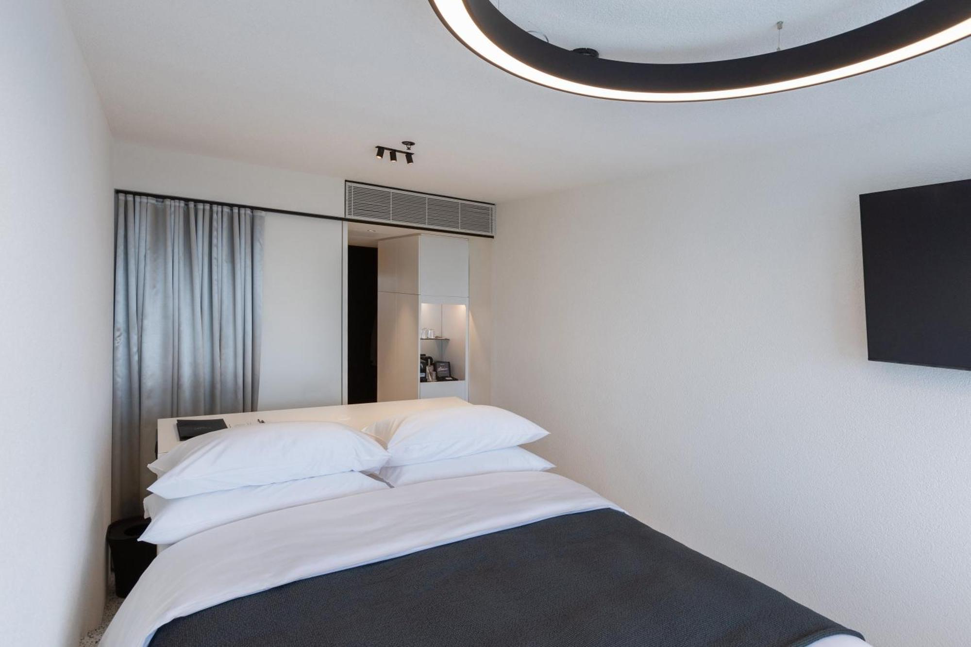 Zonar Spacebath Room
