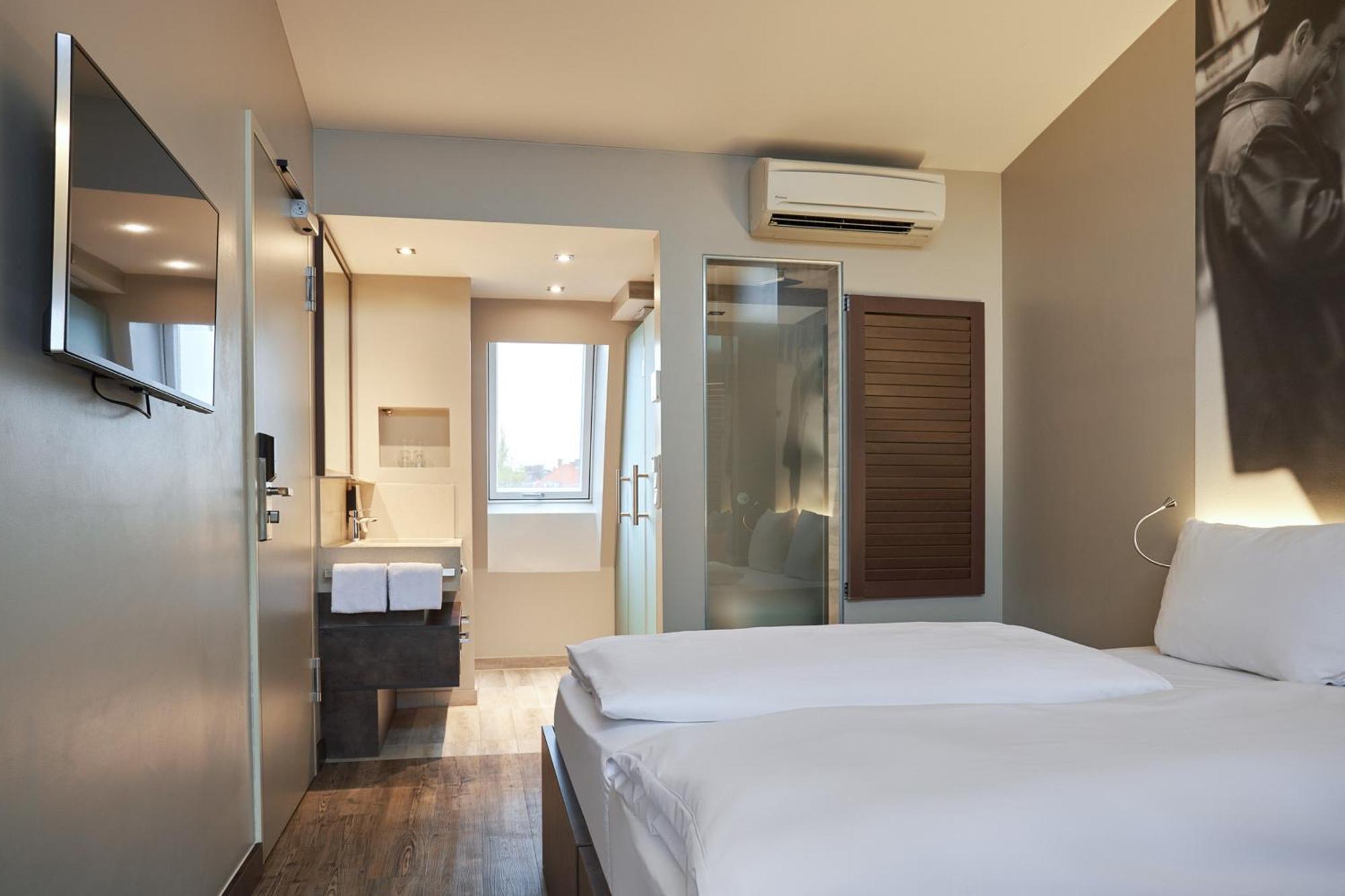 Single Room Courtyard View