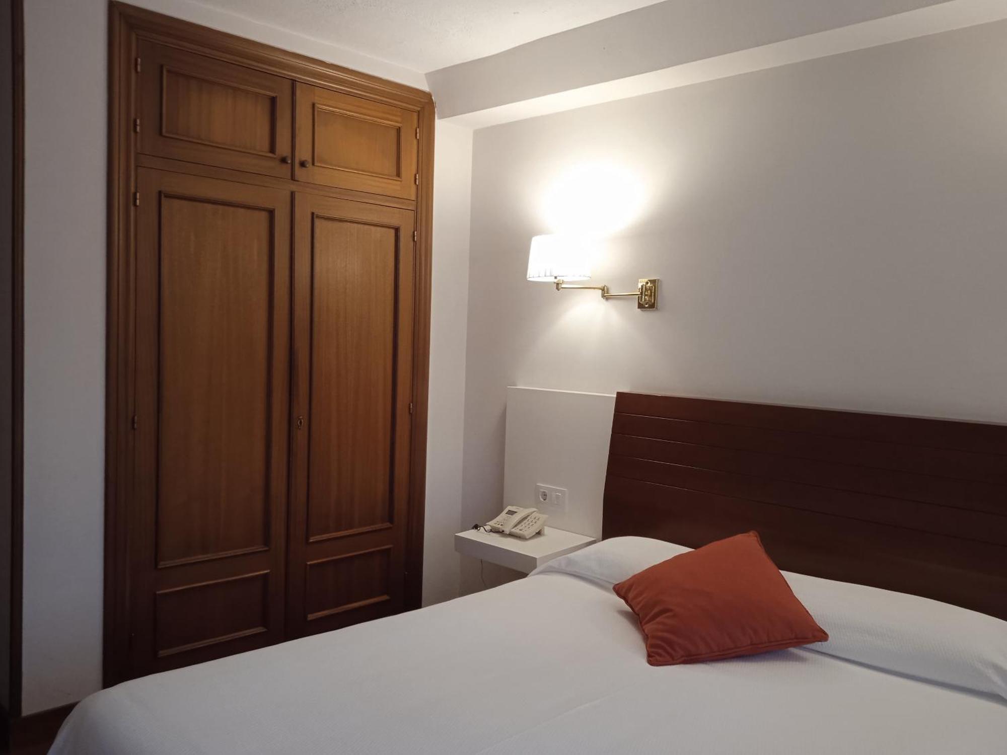 Double or Twin Room Sea View