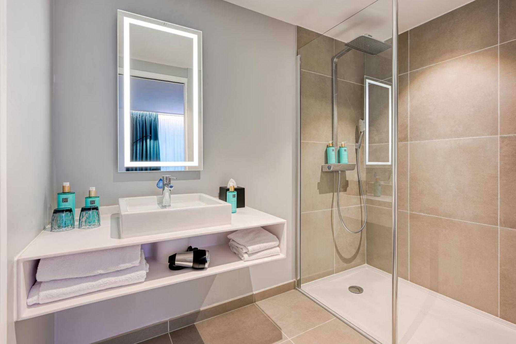 Executive Double Room with Balcony,1742616528:JPEG