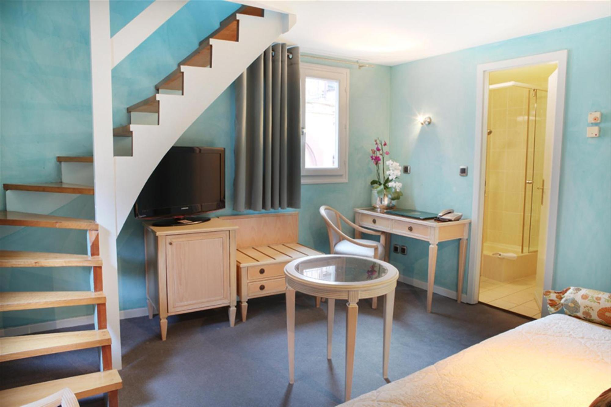 Cosy Quadruple Room