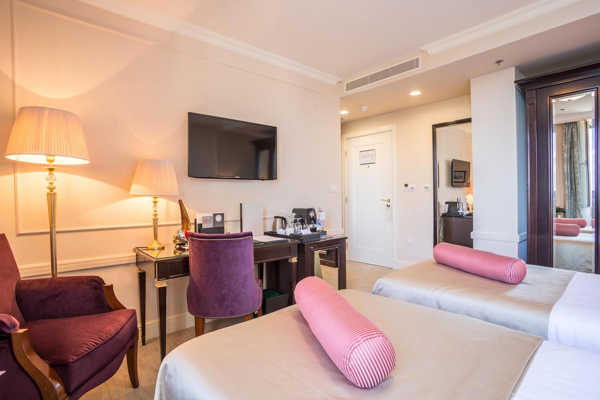 Superior Double or Twin Room City View