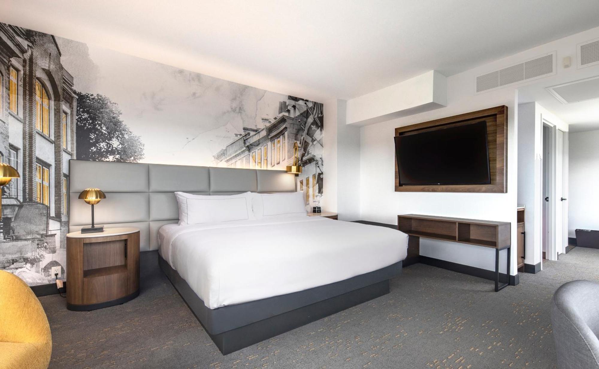 Habitación Deluxe esquinera con cama extragrande y vistas al río