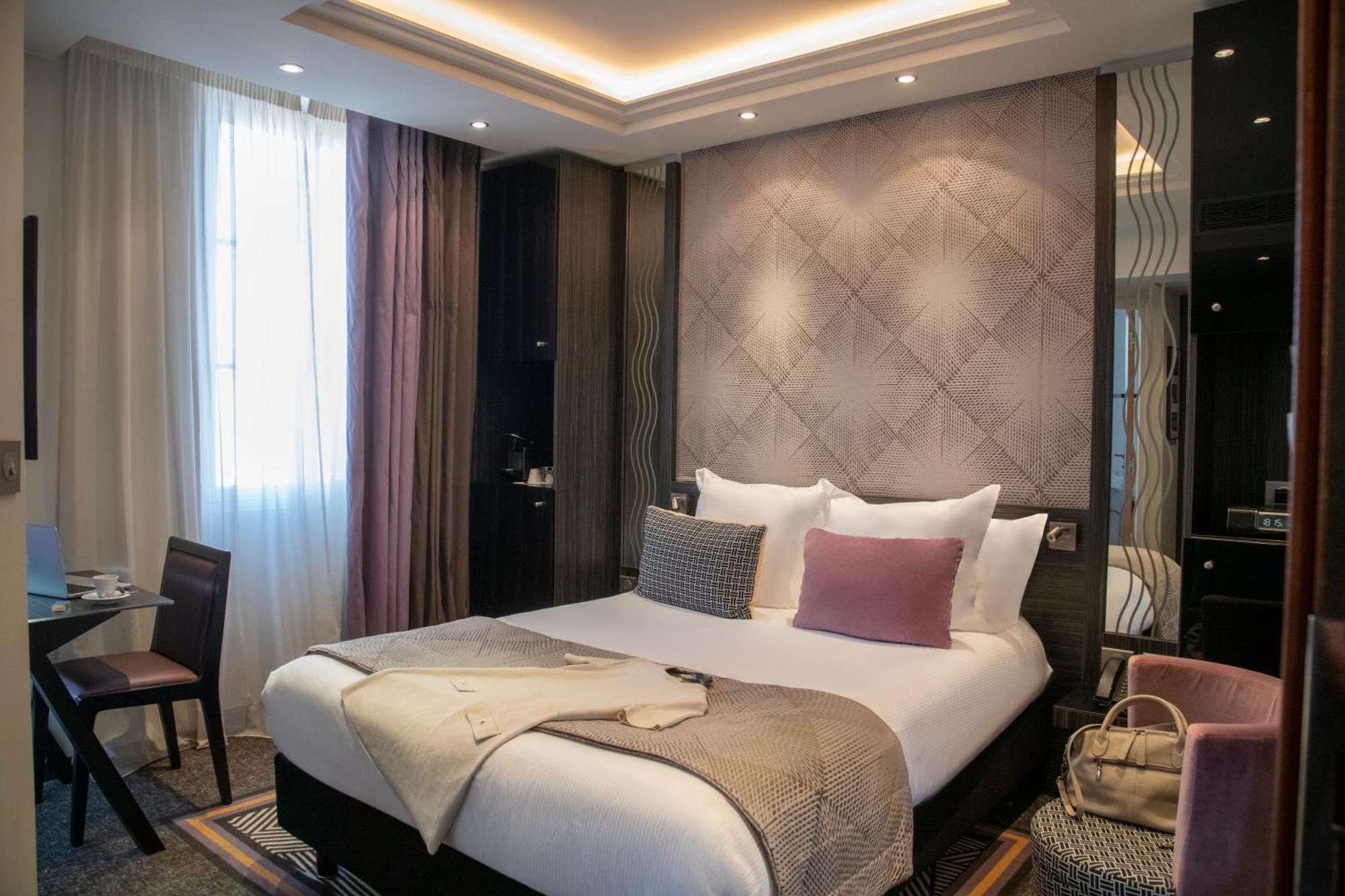 Superior Double Room City View