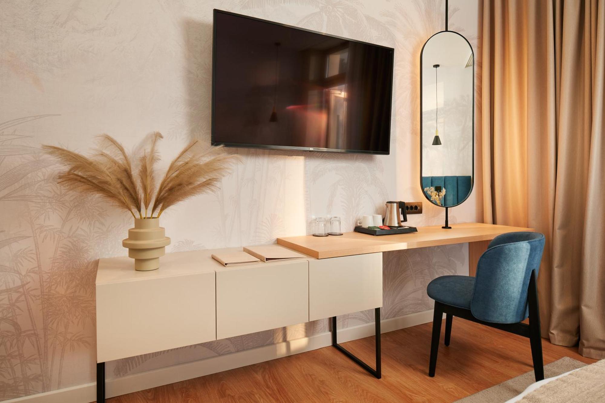 Premium Double or Twin Room Sea Pool view a Balcony Ground Floor