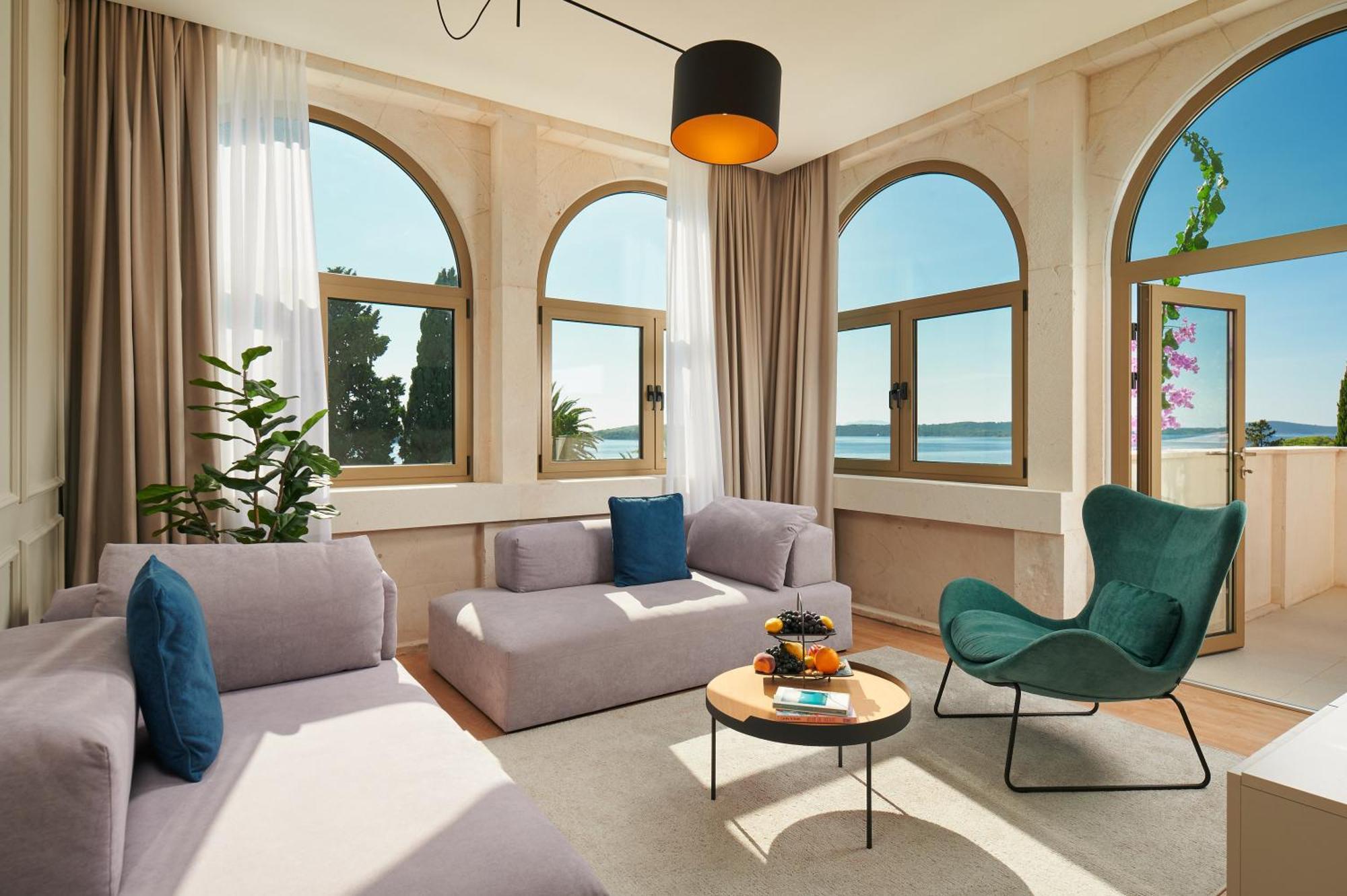 Executive Suite Sea Pool View a Terrace Ground Floor