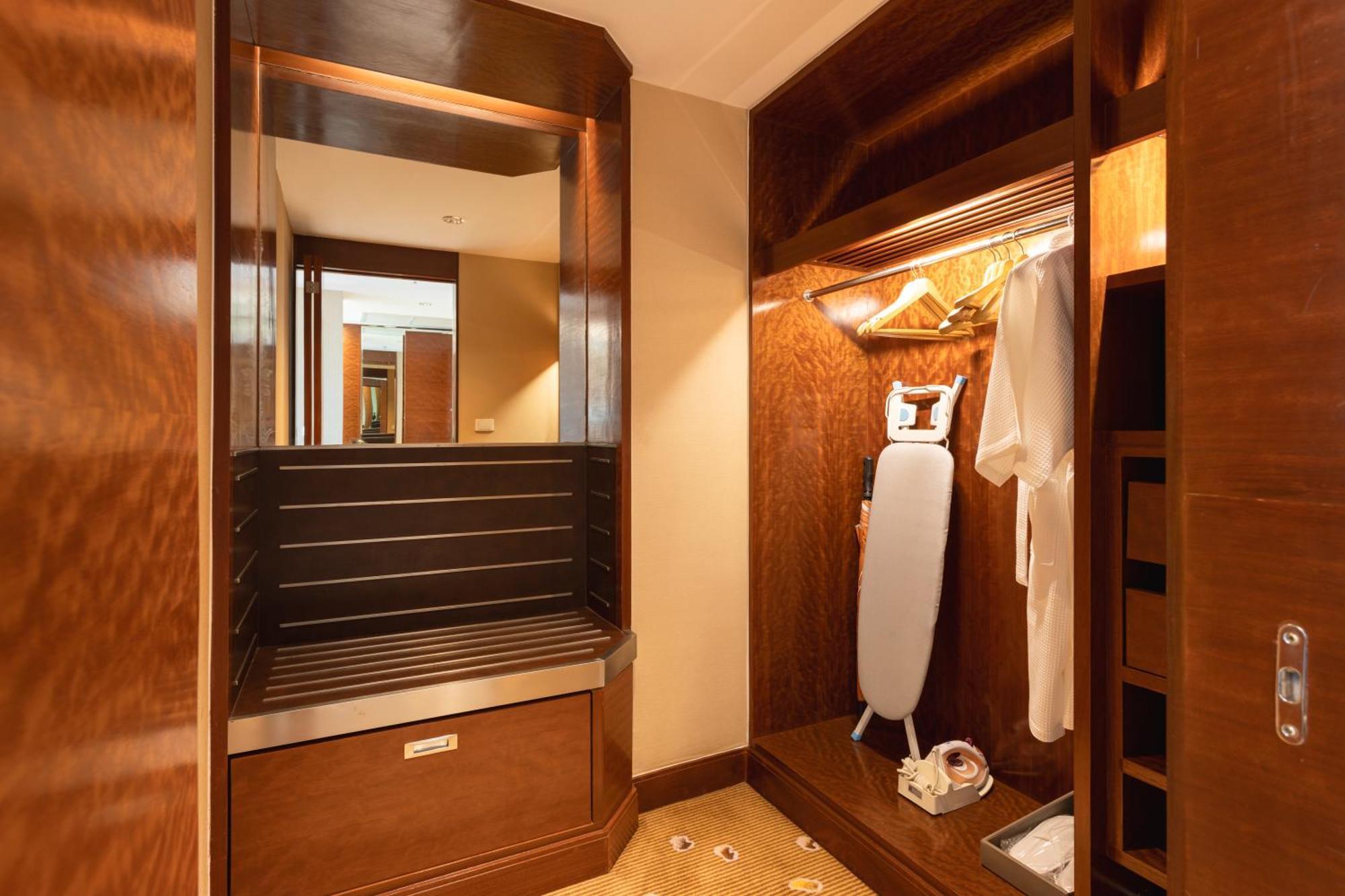 Premier Suite,1621413472:JPEG