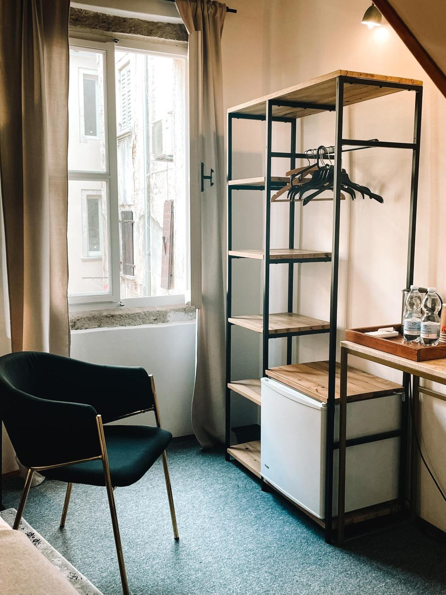 Double Room Cronche Street Annex Building