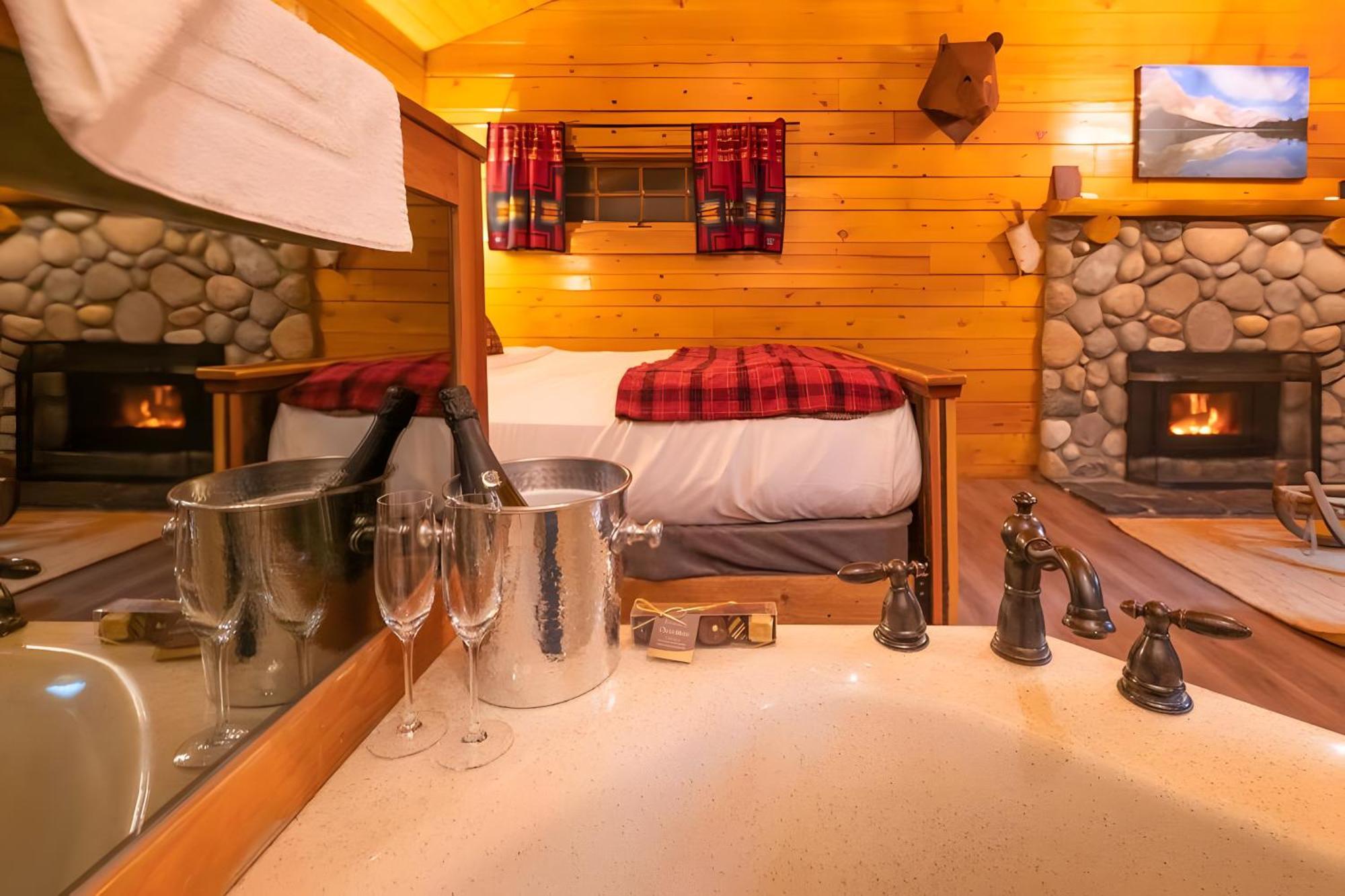 Queen Cabin