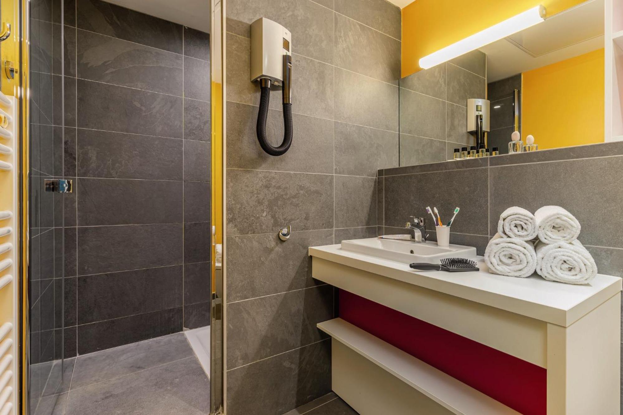One-Bedroom Apartment,1588121235:JPEG