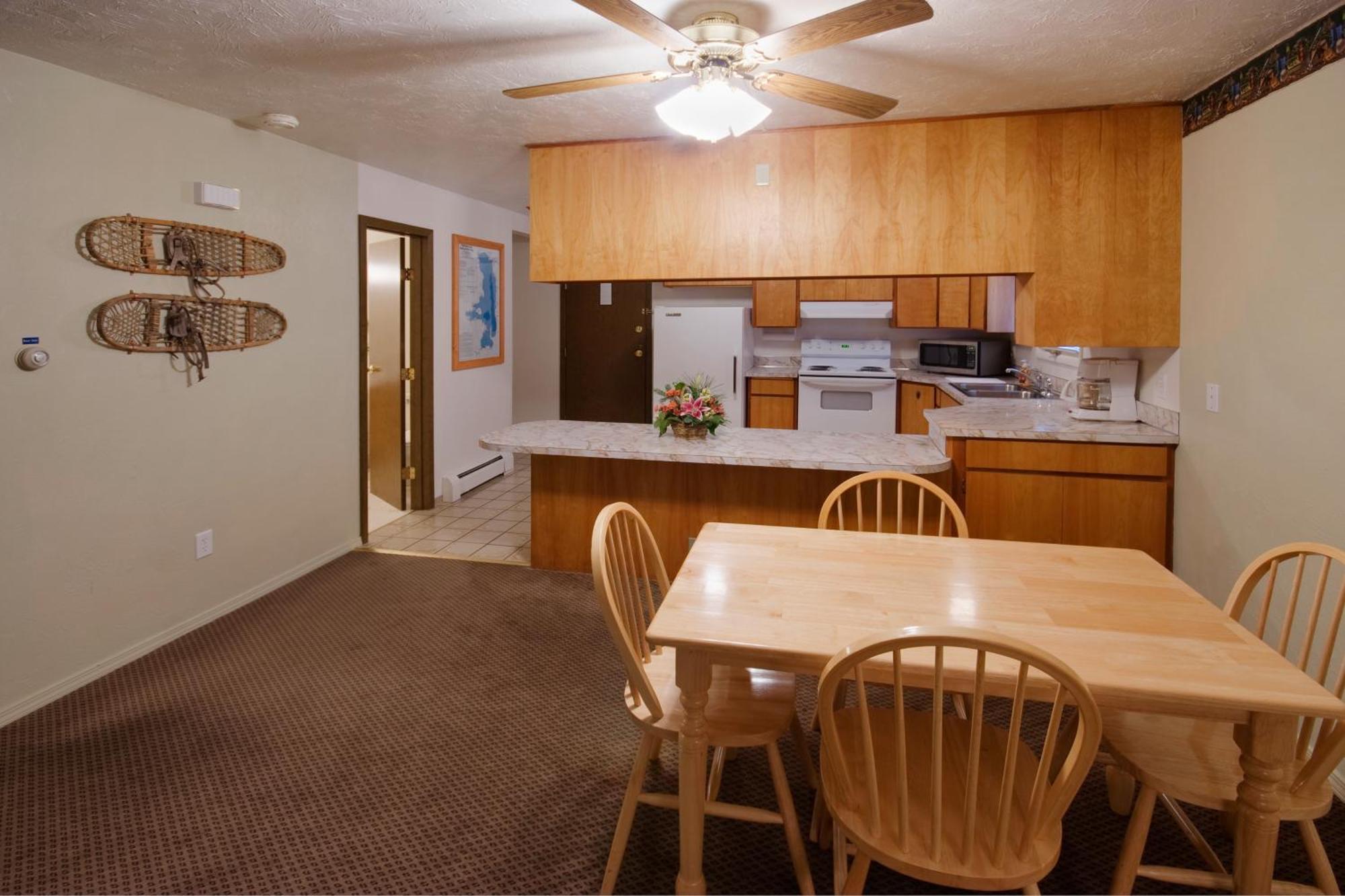 2 Queen Kitchen Suite