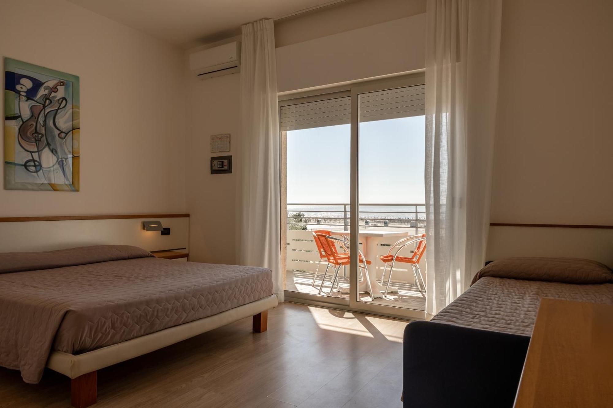 Triple Room Balcony Sea Front,1589573358:JPEG