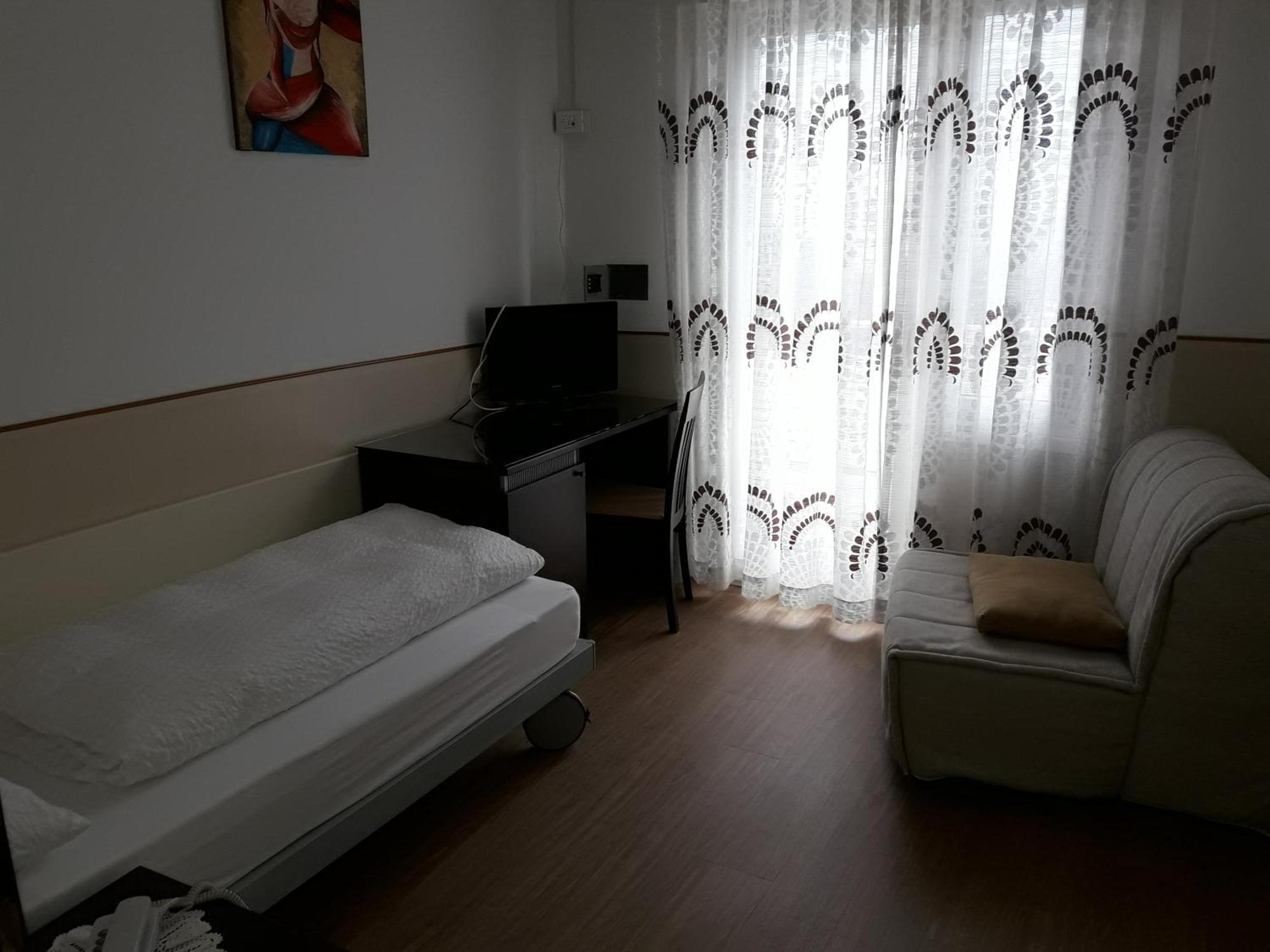 Single Room Balcony