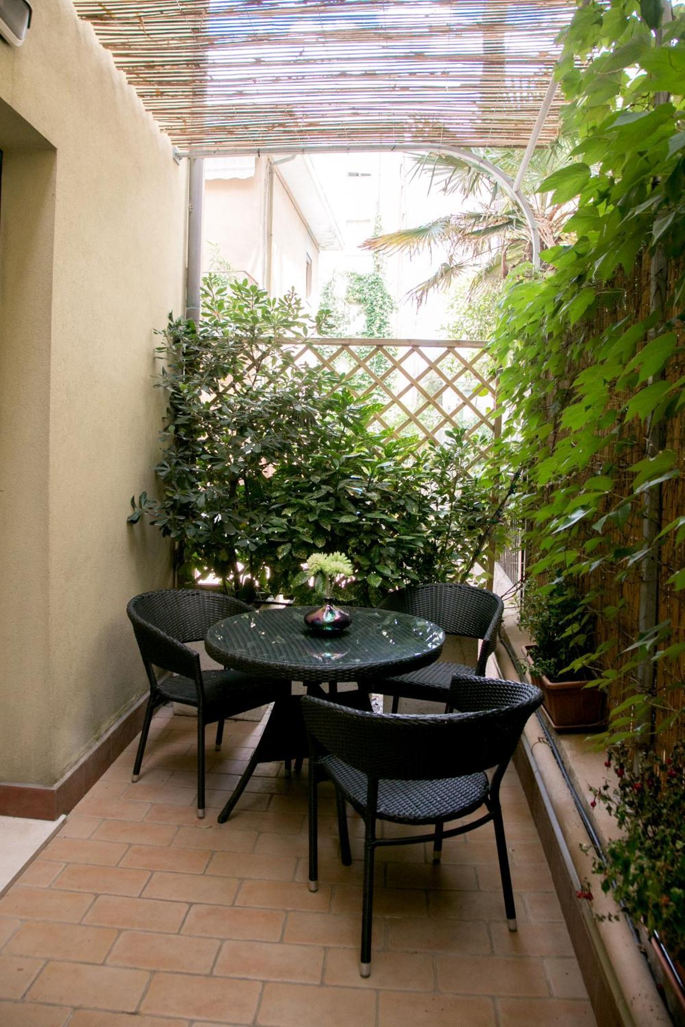 Studio Private Patio Ground Floor