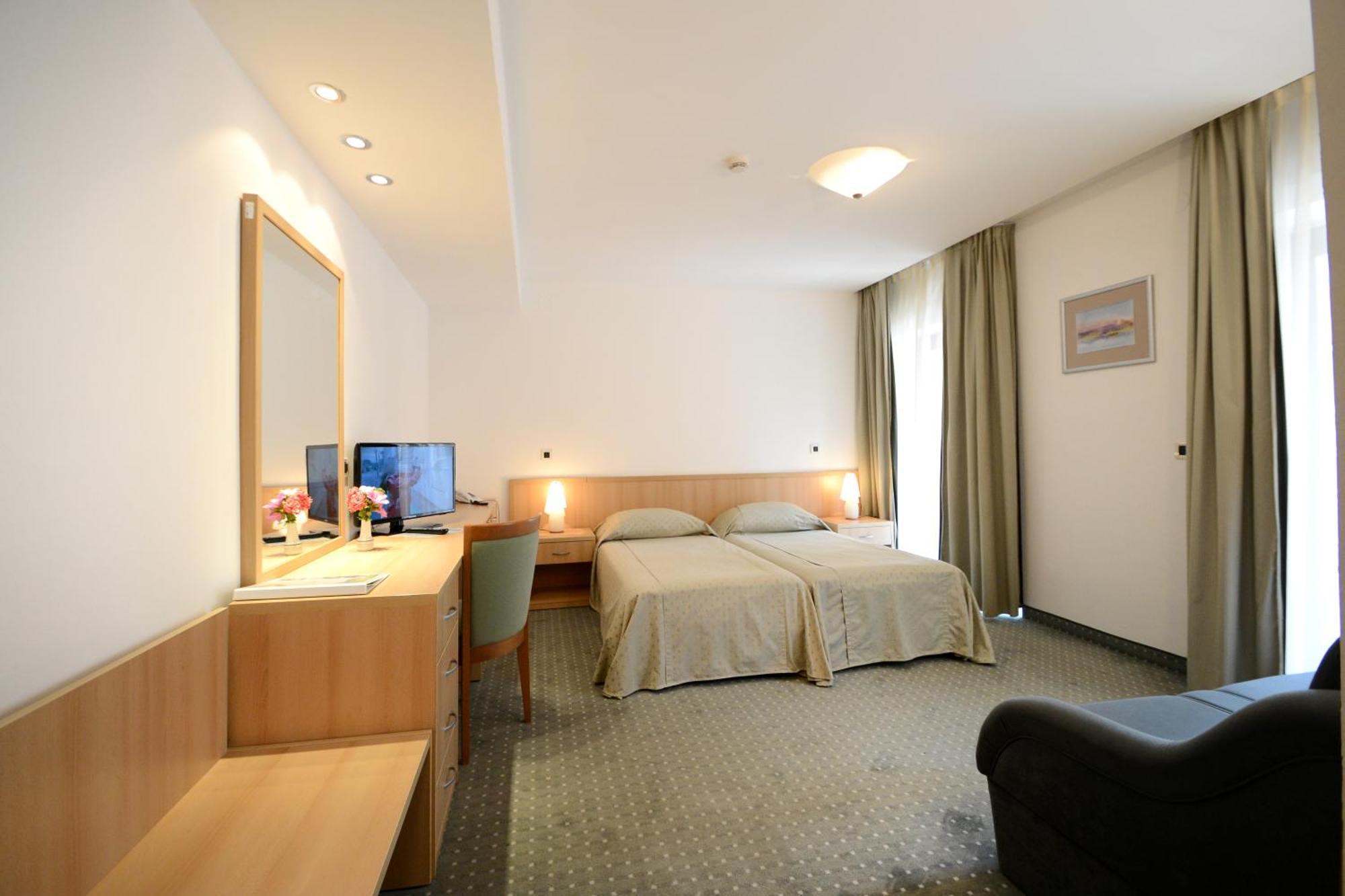 Family Room 22